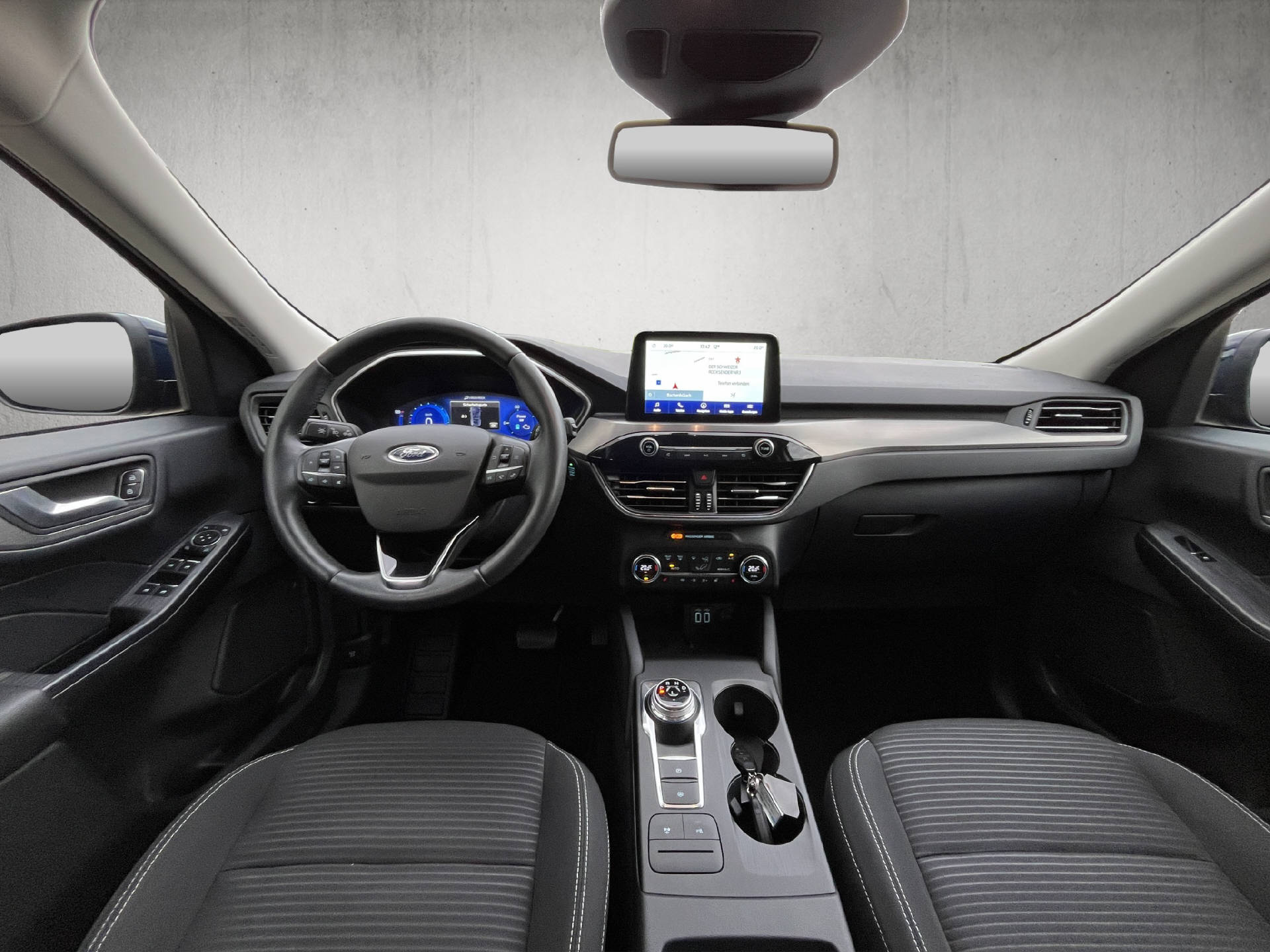 FORD Kuga 2.5 Hybrid Titanium 4x4-image-17