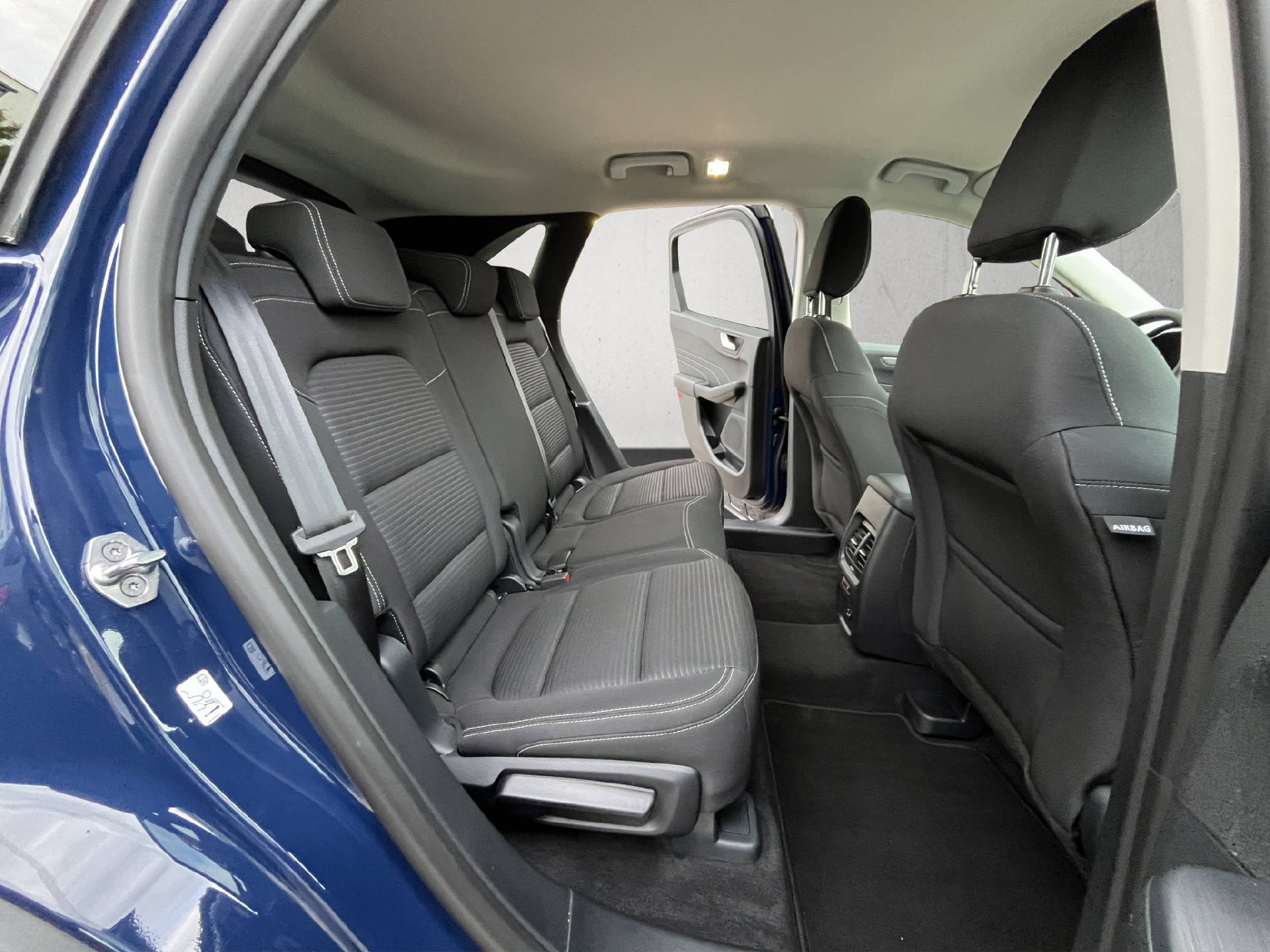 FORD Kuga 2.5 Hybrid Titanium 4x4-image-21