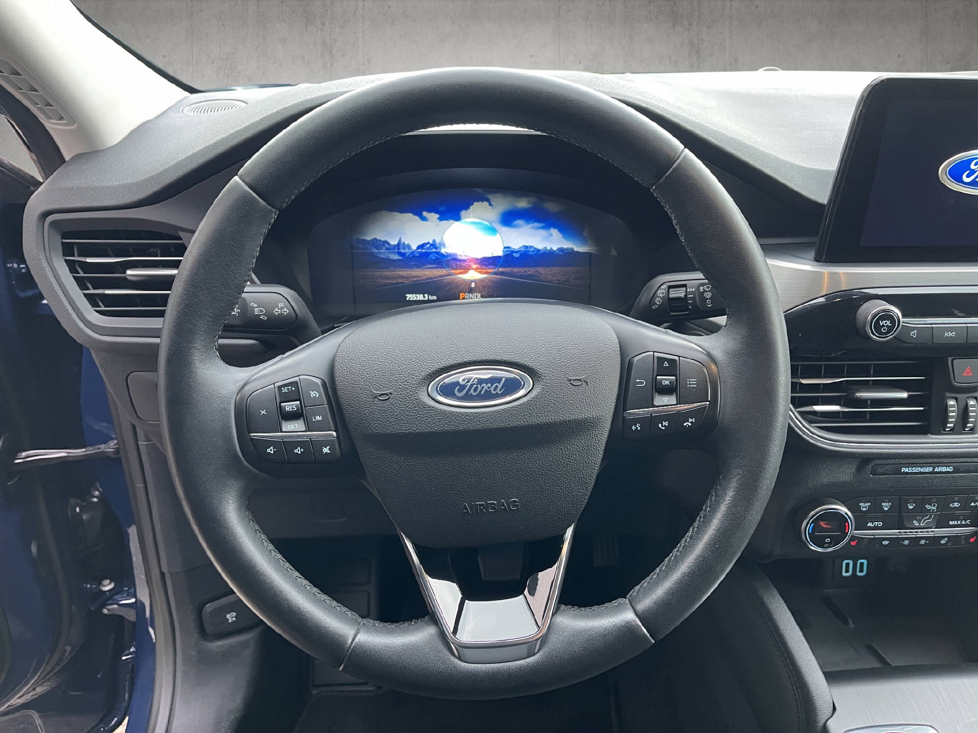 FORD Kuga 2.5 Hybrid Titanium 4x4-image-27