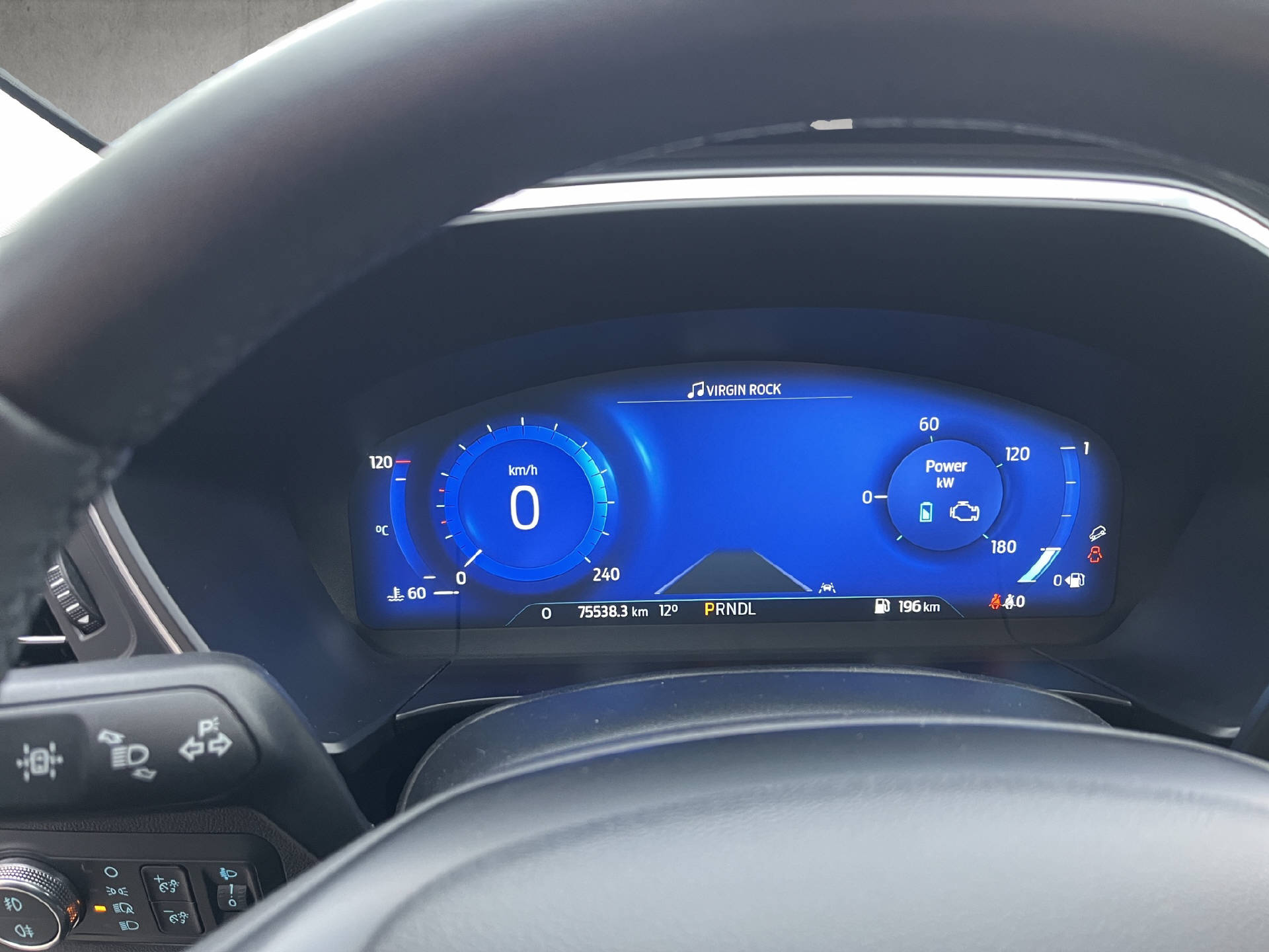 FORD Kuga 2.5 Hybrid Titanium 4x4-image-14