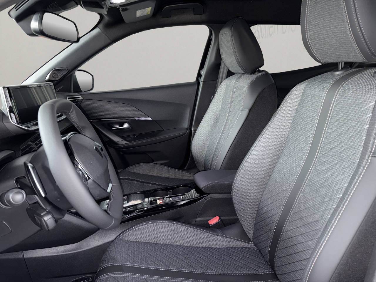 PEUGEOT 2008 1.2 Hybrid Allure Premium-image-4