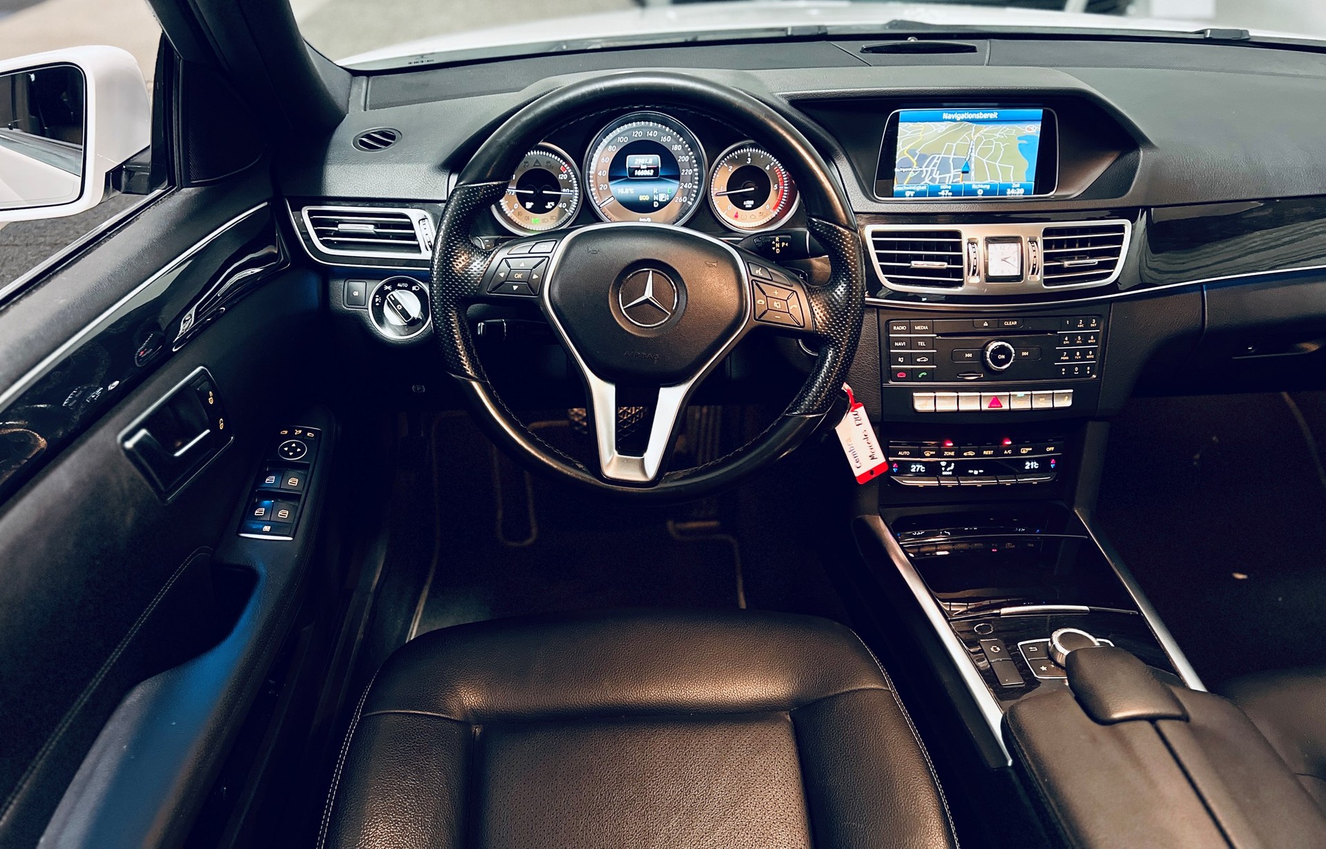 MERCEDES-BENZ E 200 BlueTEC Avantgarde 7G-Tronic-image-4