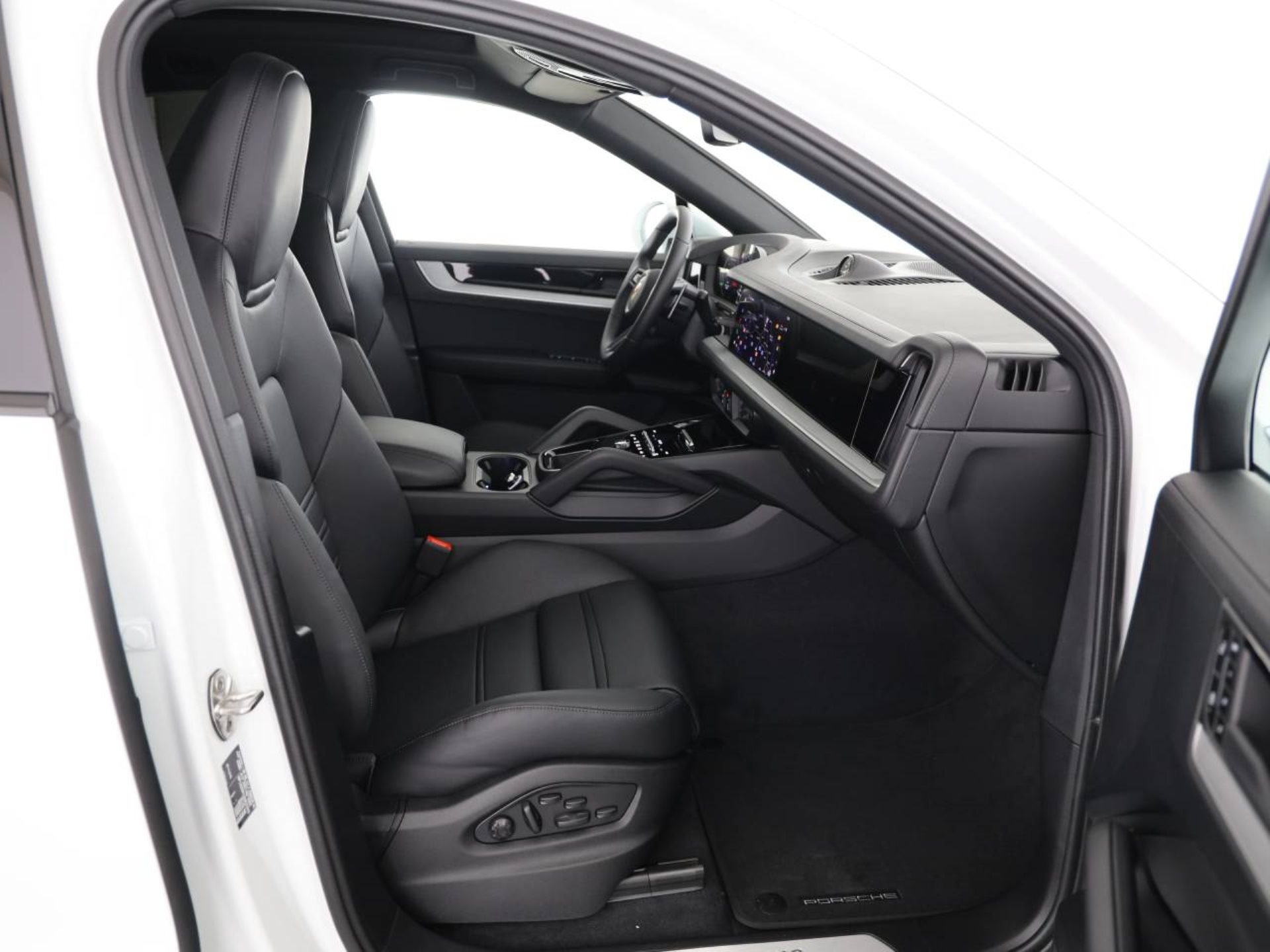 PORSCHE Cayenne E-Hybrid Coupé-image-13
