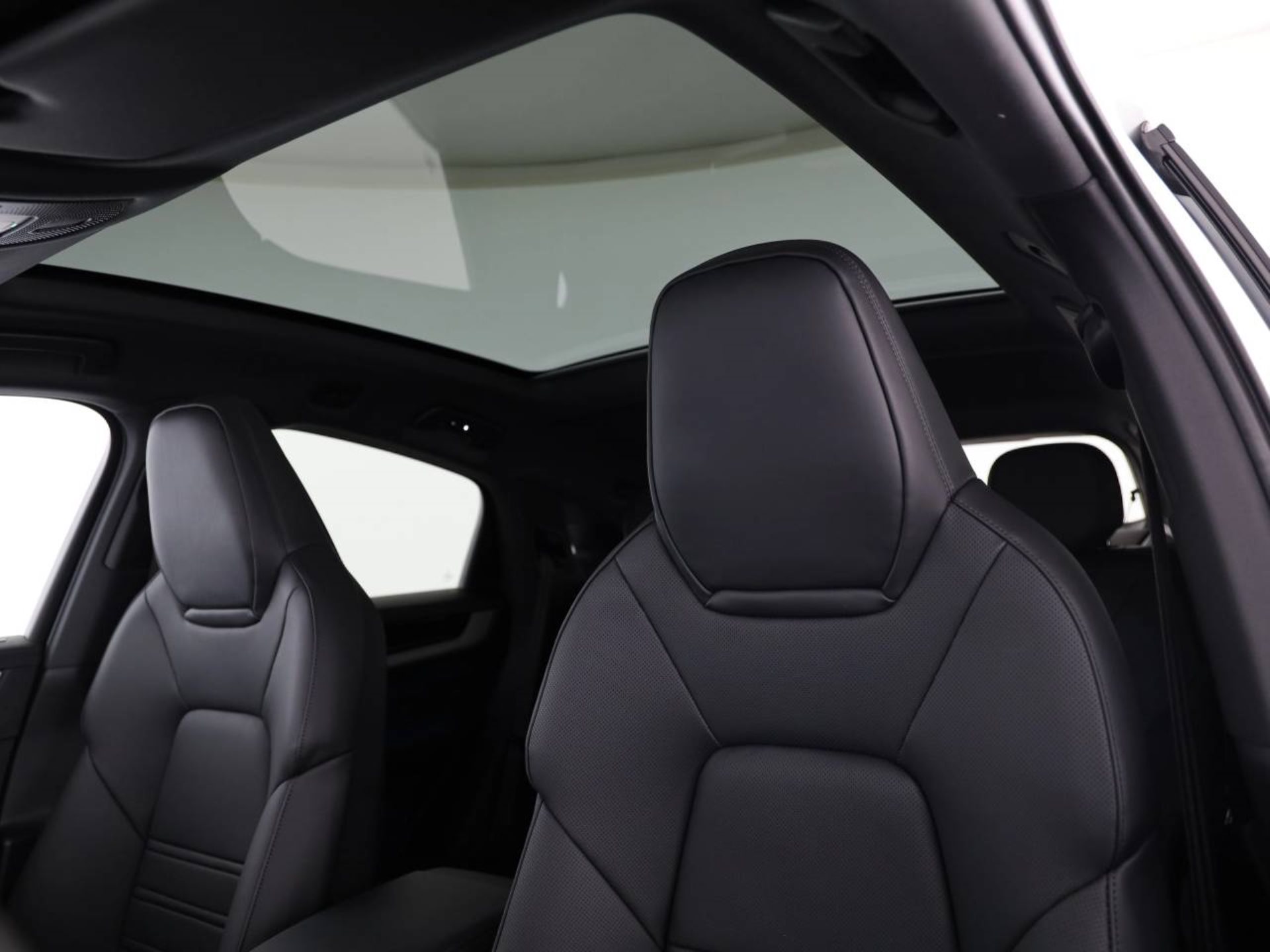 PORSCHE Cayenne E-Hybrid Coupé-image-4