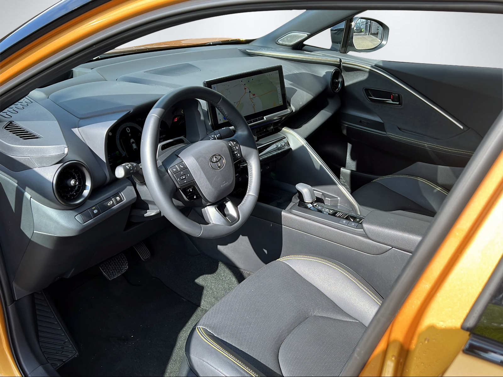 TOYOTA C-HR 2.0 PHEV Style Premiere-image-13