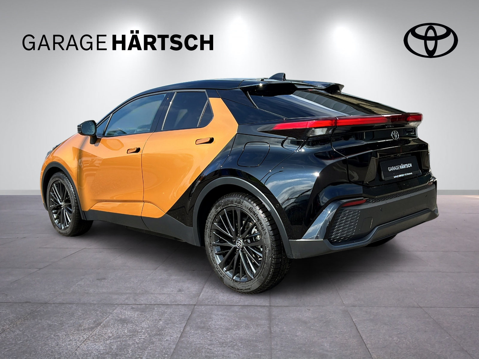 TOYOTA C-HR 2.0 PHEV Style Premiere-image-3