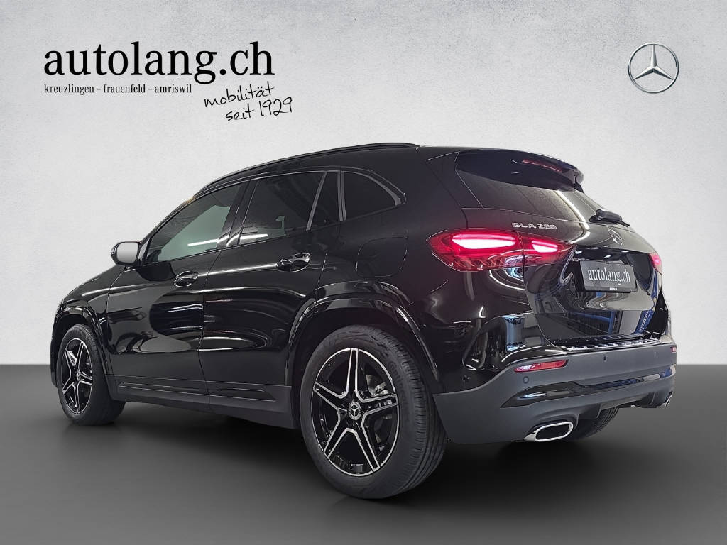 MERCEDES-BENZ GLA 200 AMG Line Night Star-image-3