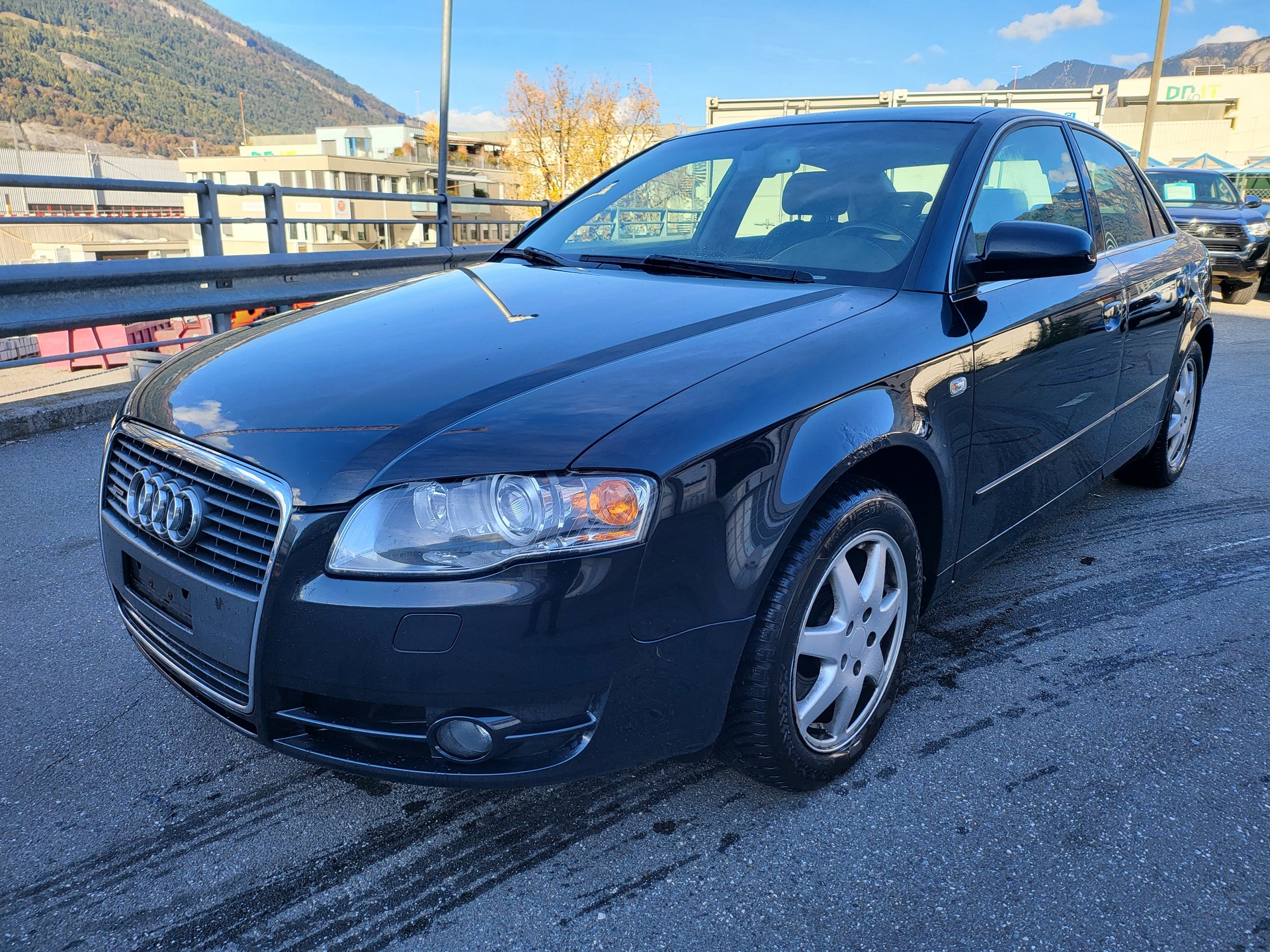 AUDI A4 Limousine 2.0 Turbo FSI quattro-image-1
