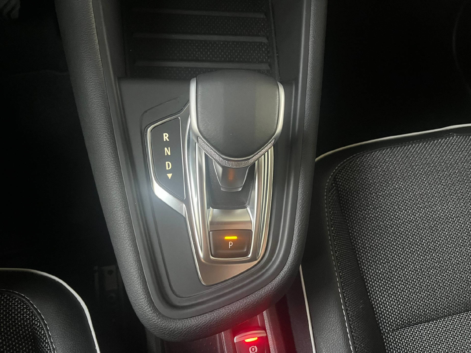 RENAULT Captur 1.3 TCe 140 techno EDC-image-12