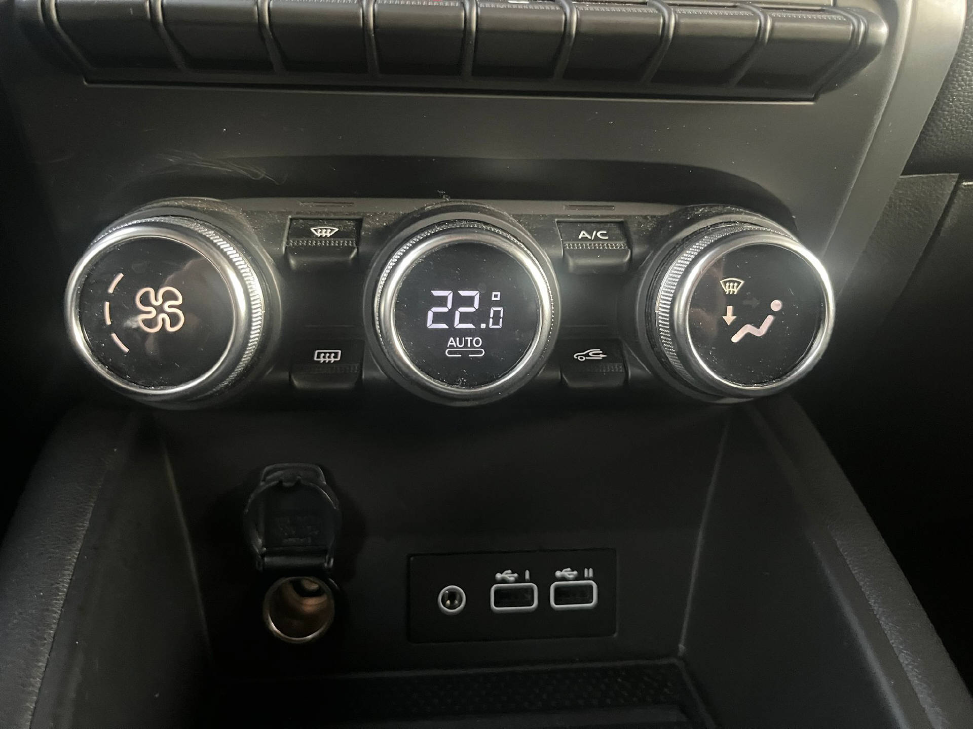 RENAULT Captur 1.3 TCe 140 techno EDC-image-14