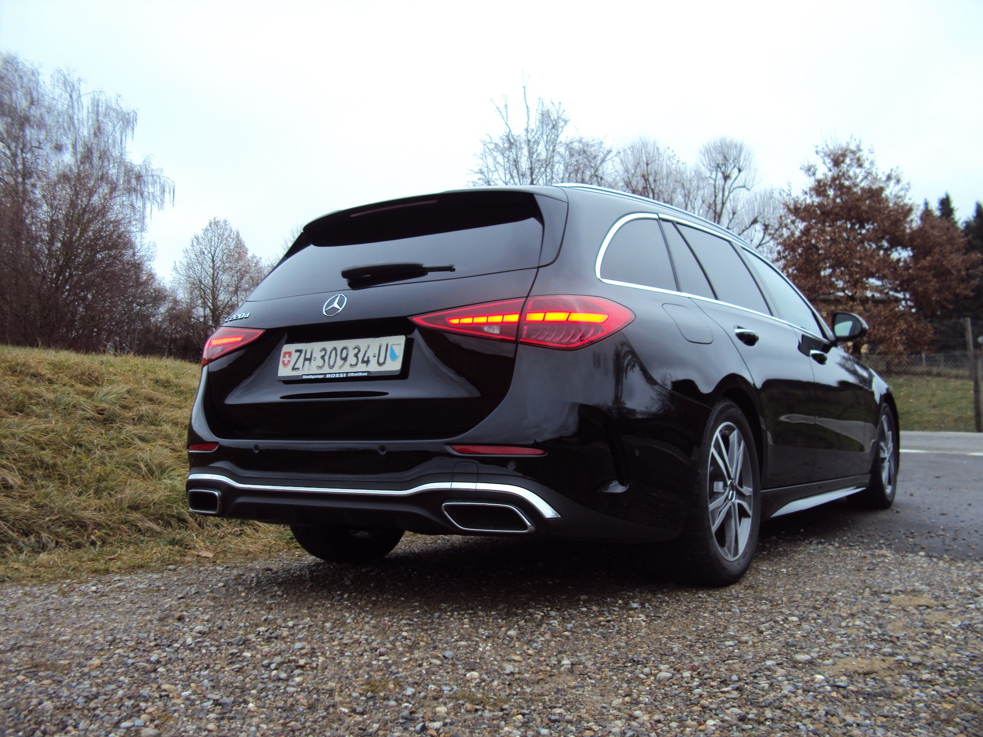 MERCEDES-BENZ C 220 d T AMG Line-image-3