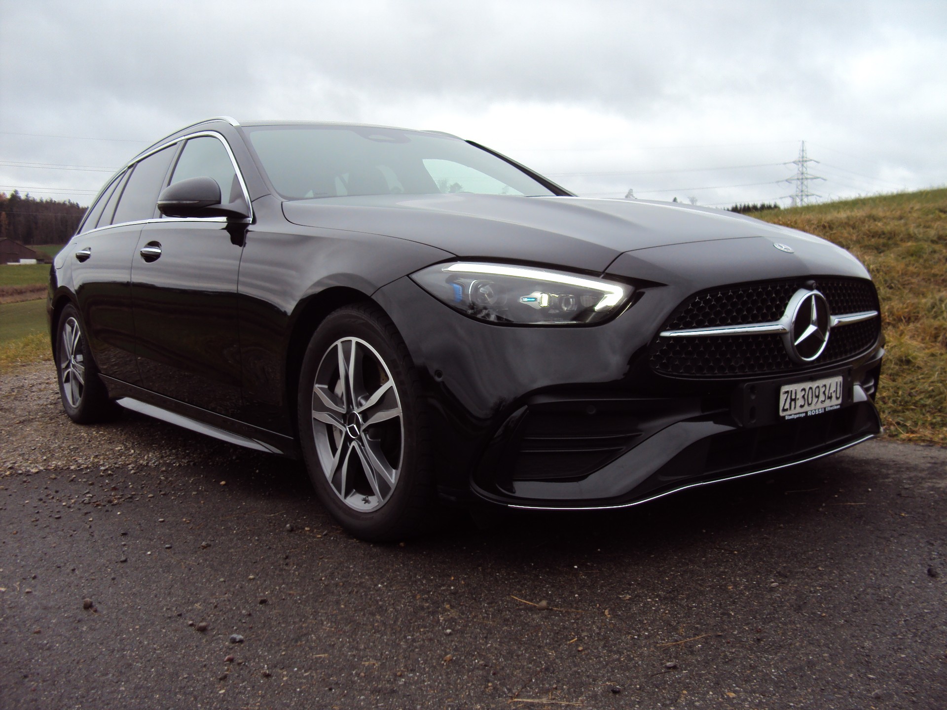 MERCEDES-BENZ C 220 d T AMG Line-image-1