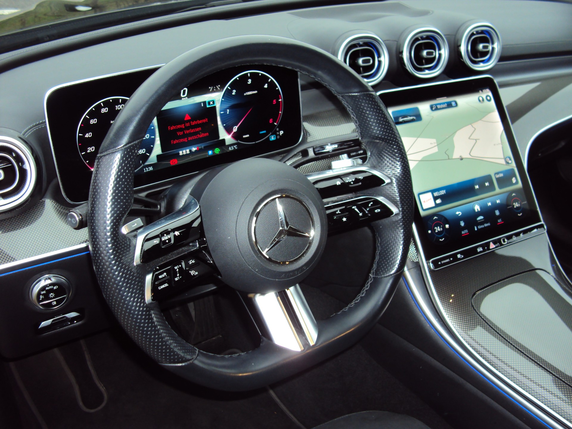 MERCEDES-BENZ C 220 d T AMG Line-image-10