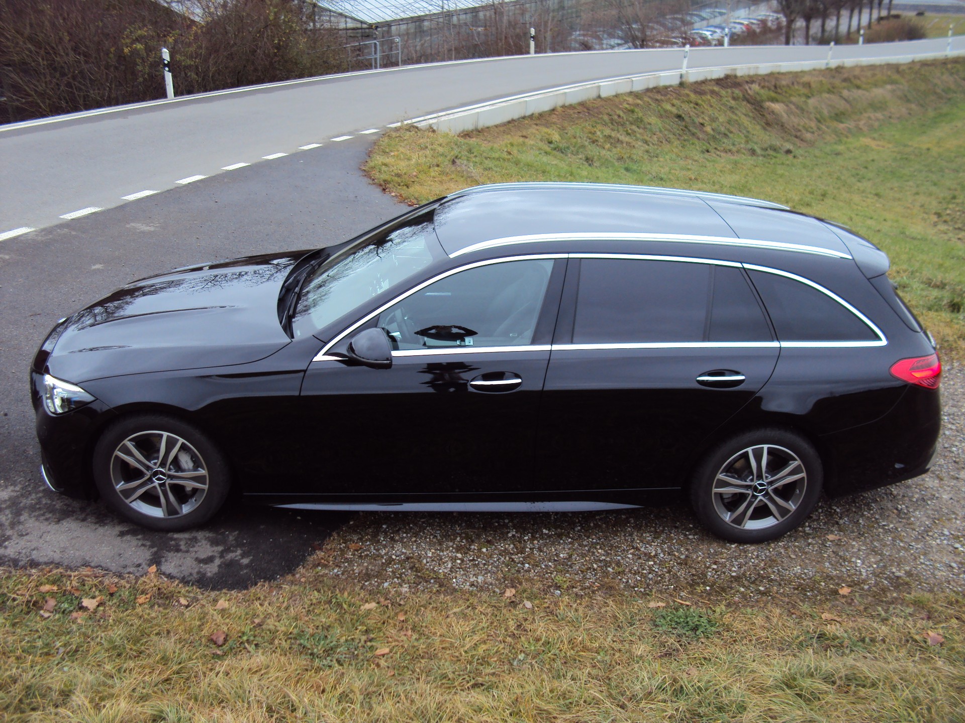 MERCEDES-BENZ C 220 d T AMG Line-image-6