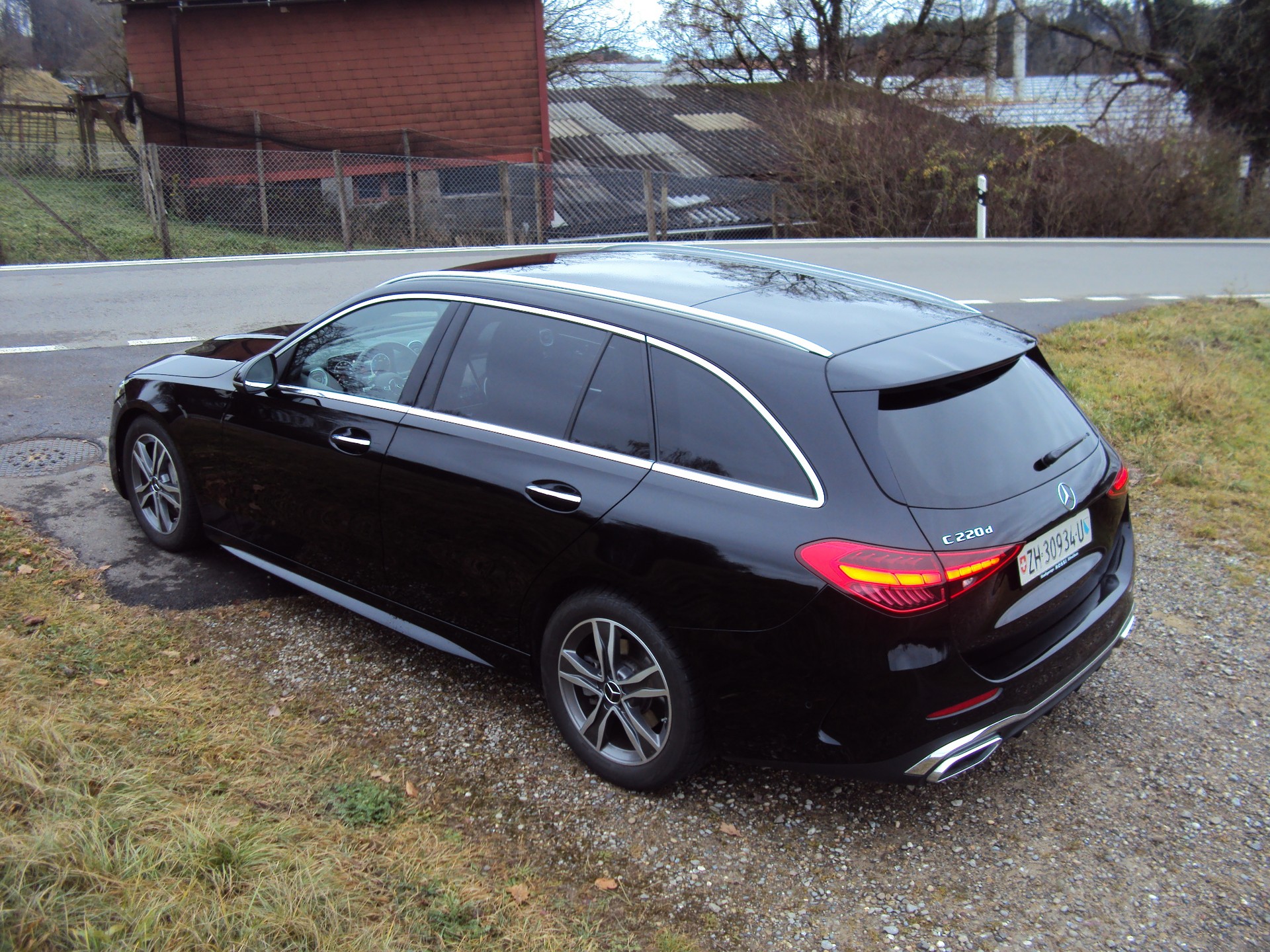 MERCEDES-BENZ C 220 d T AMG Line-image-4