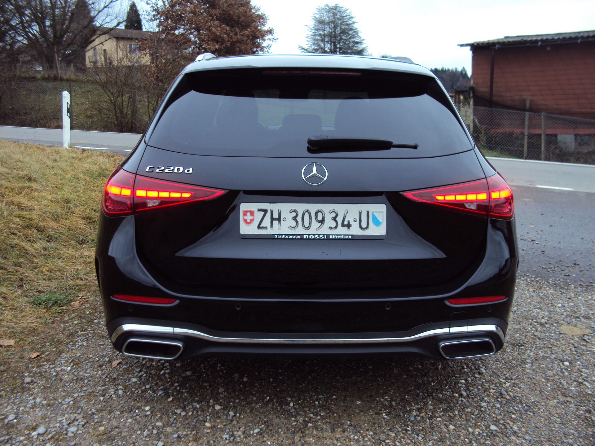 MERCEDES-BENZ C 220 d T AMG Line-image-5