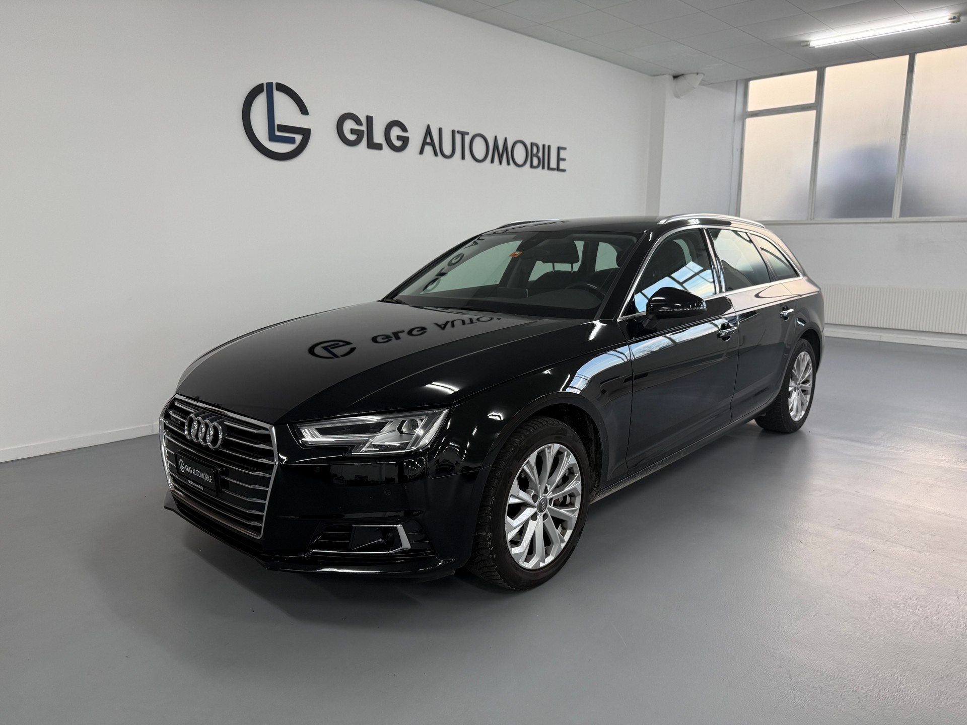 AUDI A4 Avant 2.0 TDI quattro S-tronic-image-0