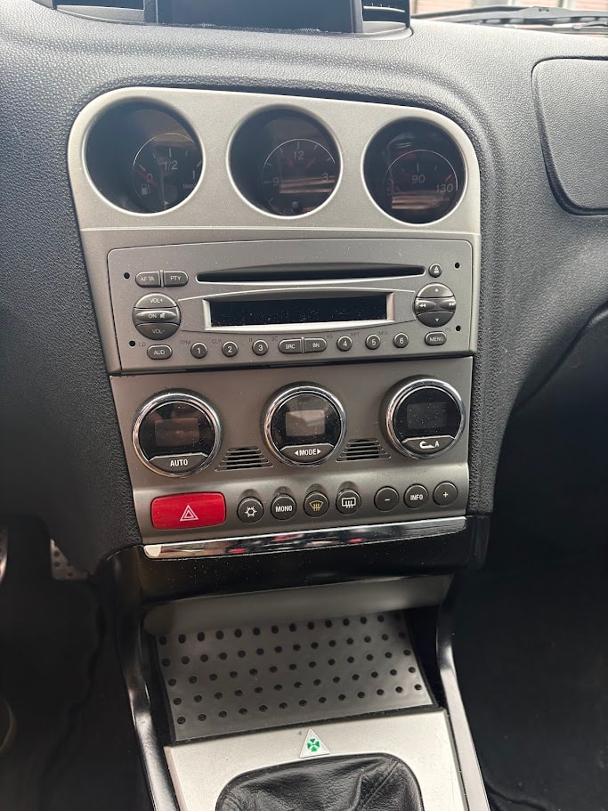 ALFA ROMEO 156 3.2 V6 GTA-image-12