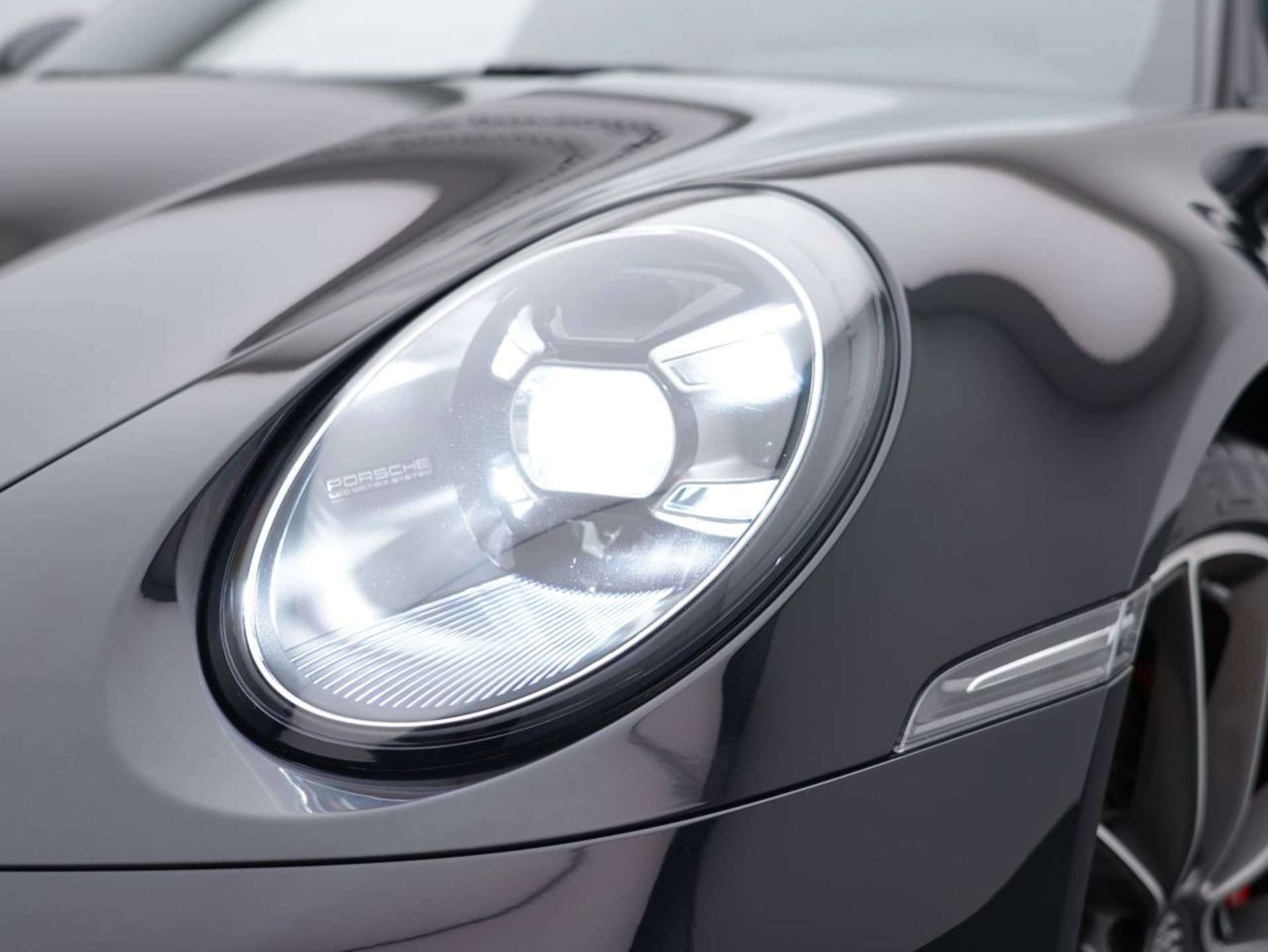 PORSCHE 911 Targa 4S-image-12