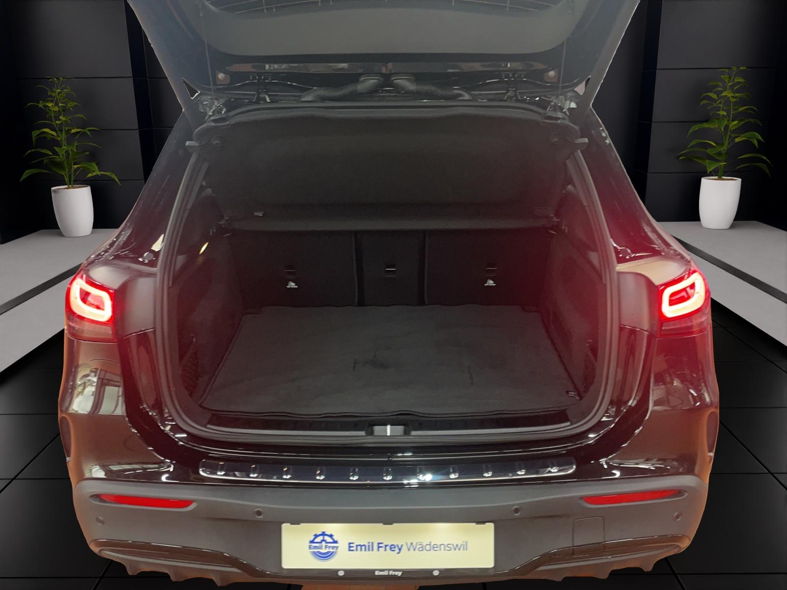 MERCEDES-BENZ EQA 300 4MATIC AMG Line-image-9