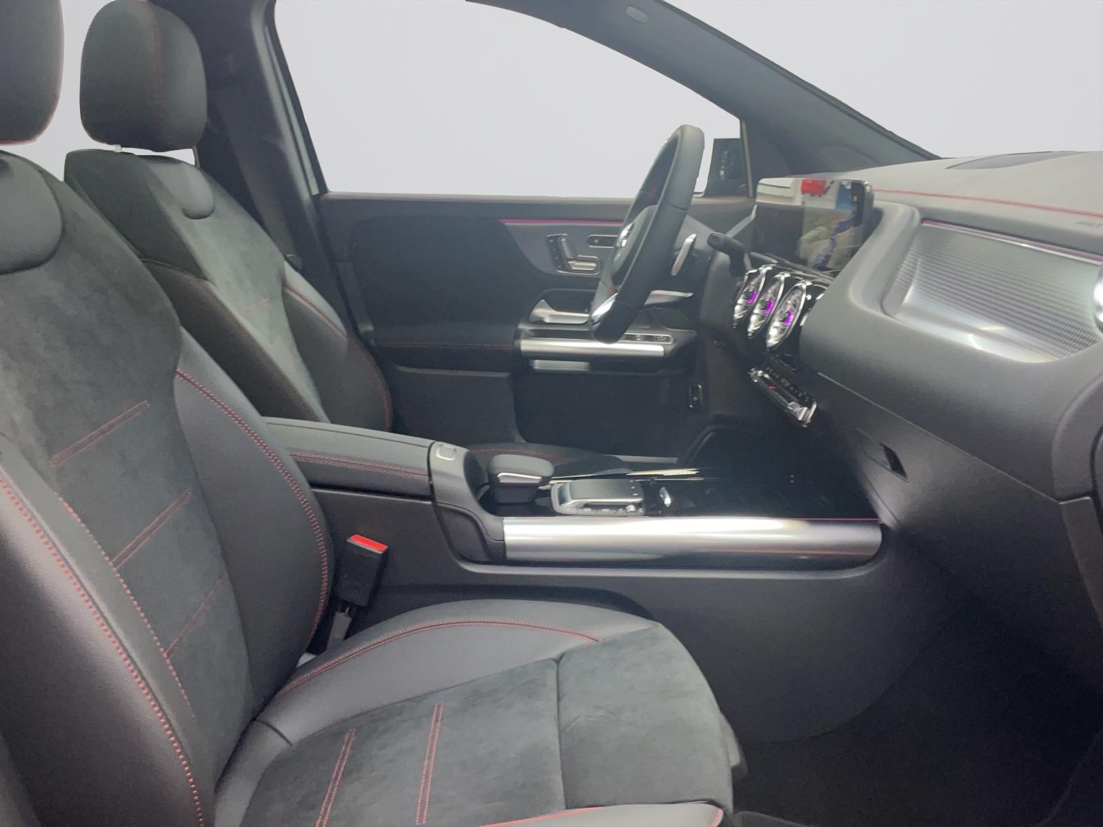 MERCEDES-BENZ EQA 300 4MATIC AMG Line-image-7