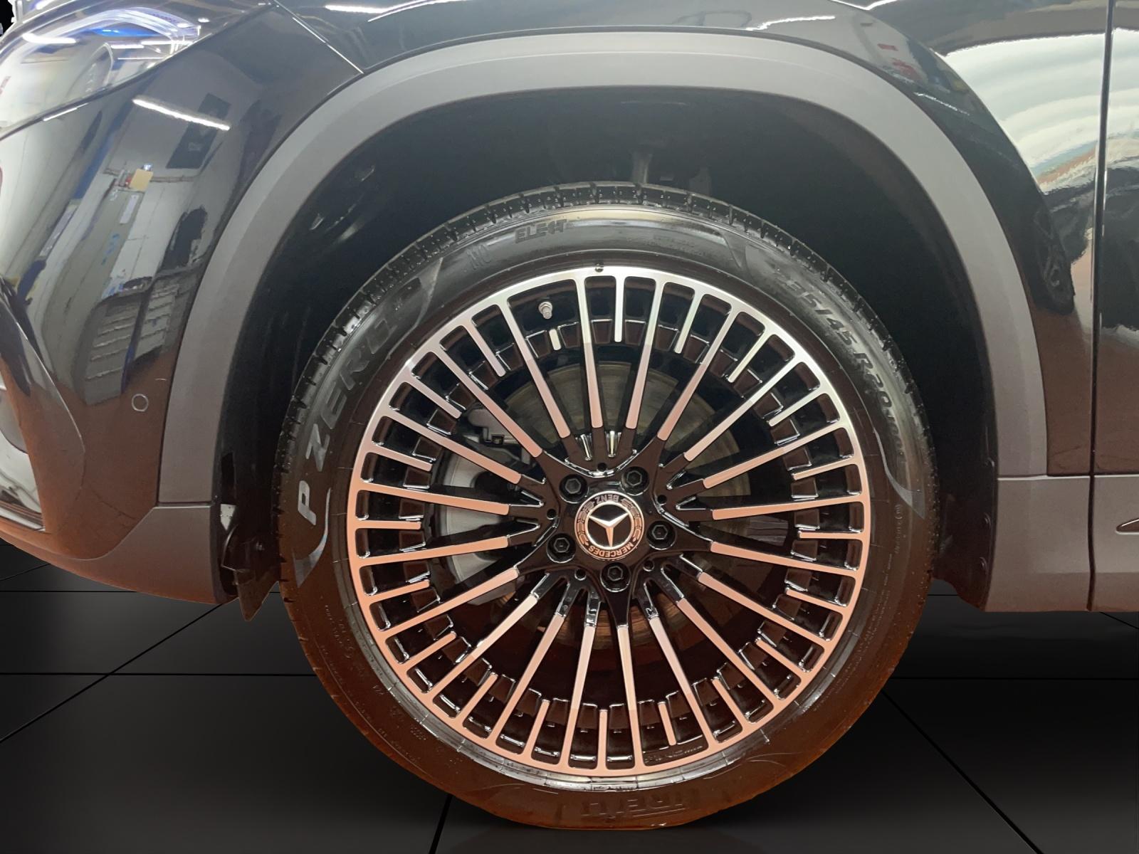 MERCEDES-BENZ EQA 300 4MATIC AMG Line-image-10