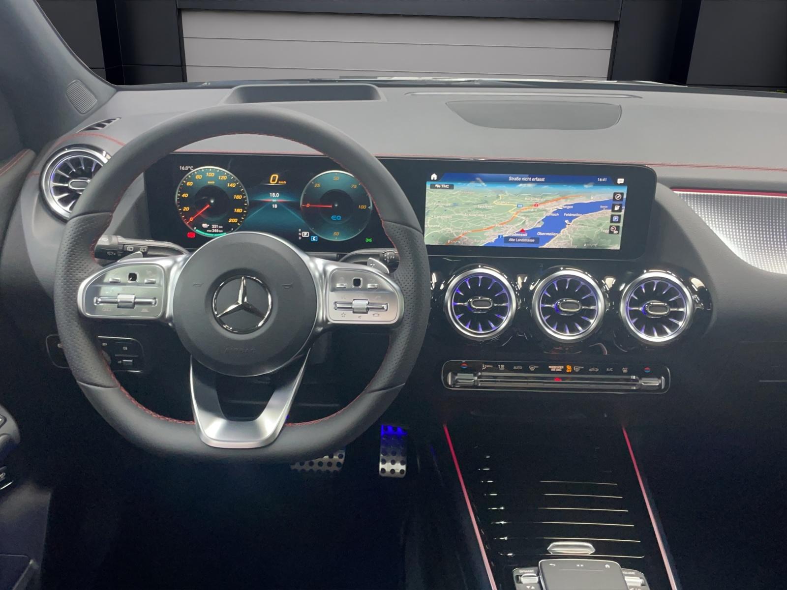 MERCEDES-BENZ EQA 300 4MATIC AMG Line-image-6