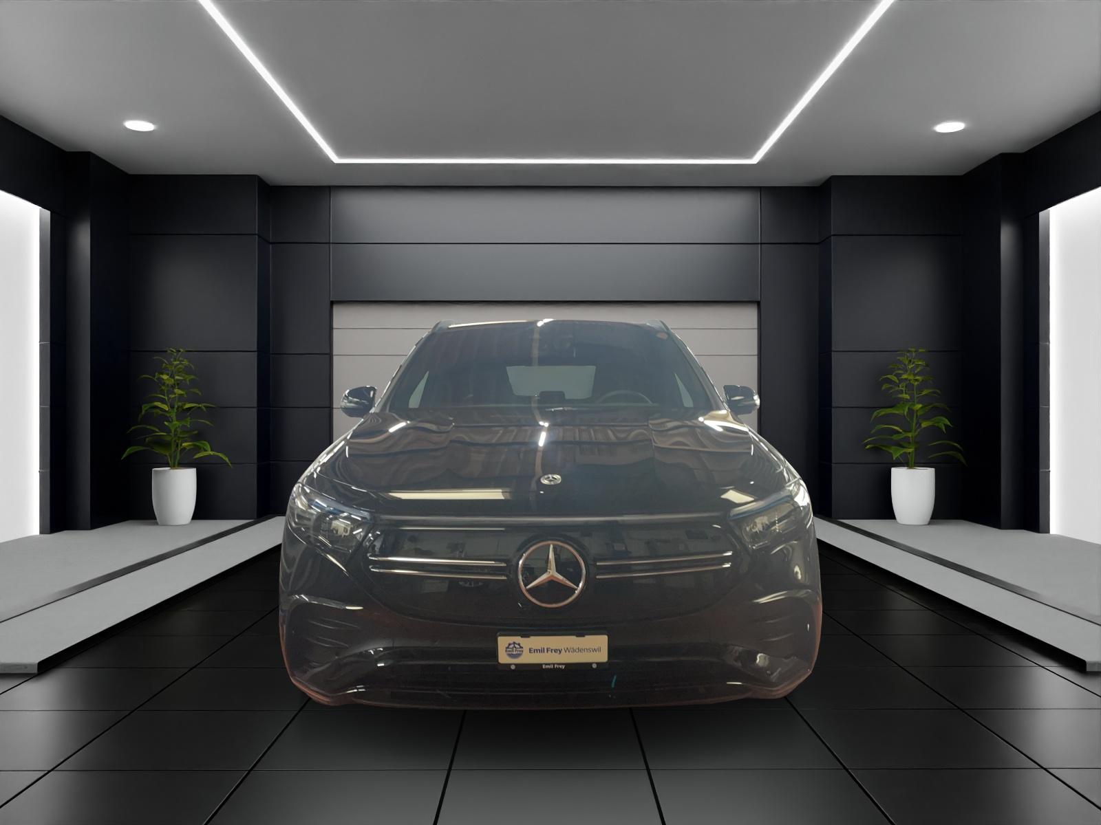 MERCEDES-BENZ EQA 300 4MATIC AMG Line-image-2