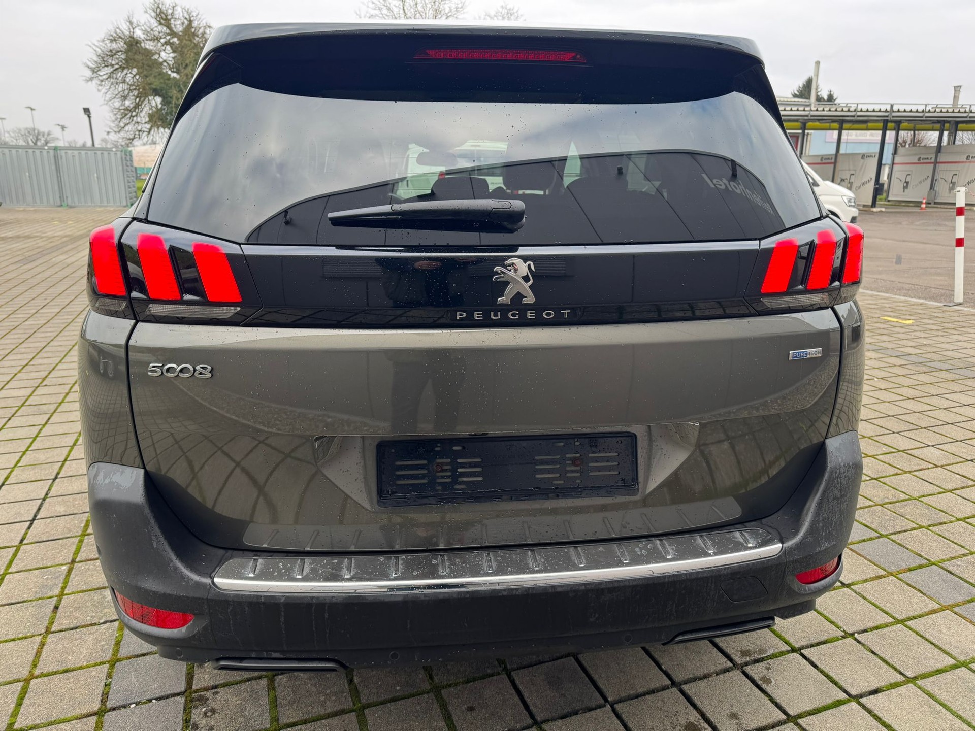 PEUGEOT 5008 1.2 Pure Tech Allure-image-7