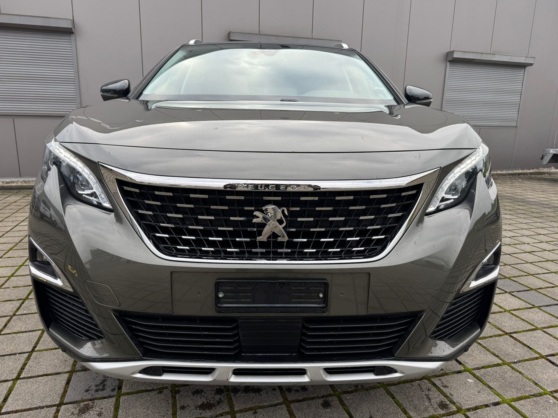 PEUGEOT 5008 1.2 Pure Tech Allure-image-2