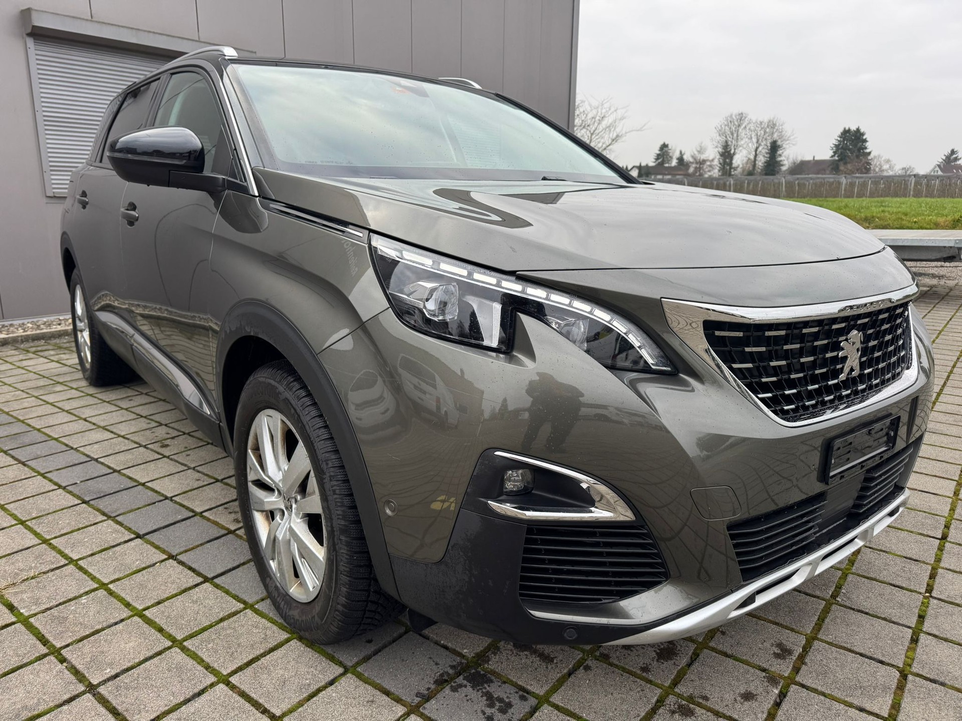 PEUGEOT 5008 1.2 Pure Tech Allure-image-0