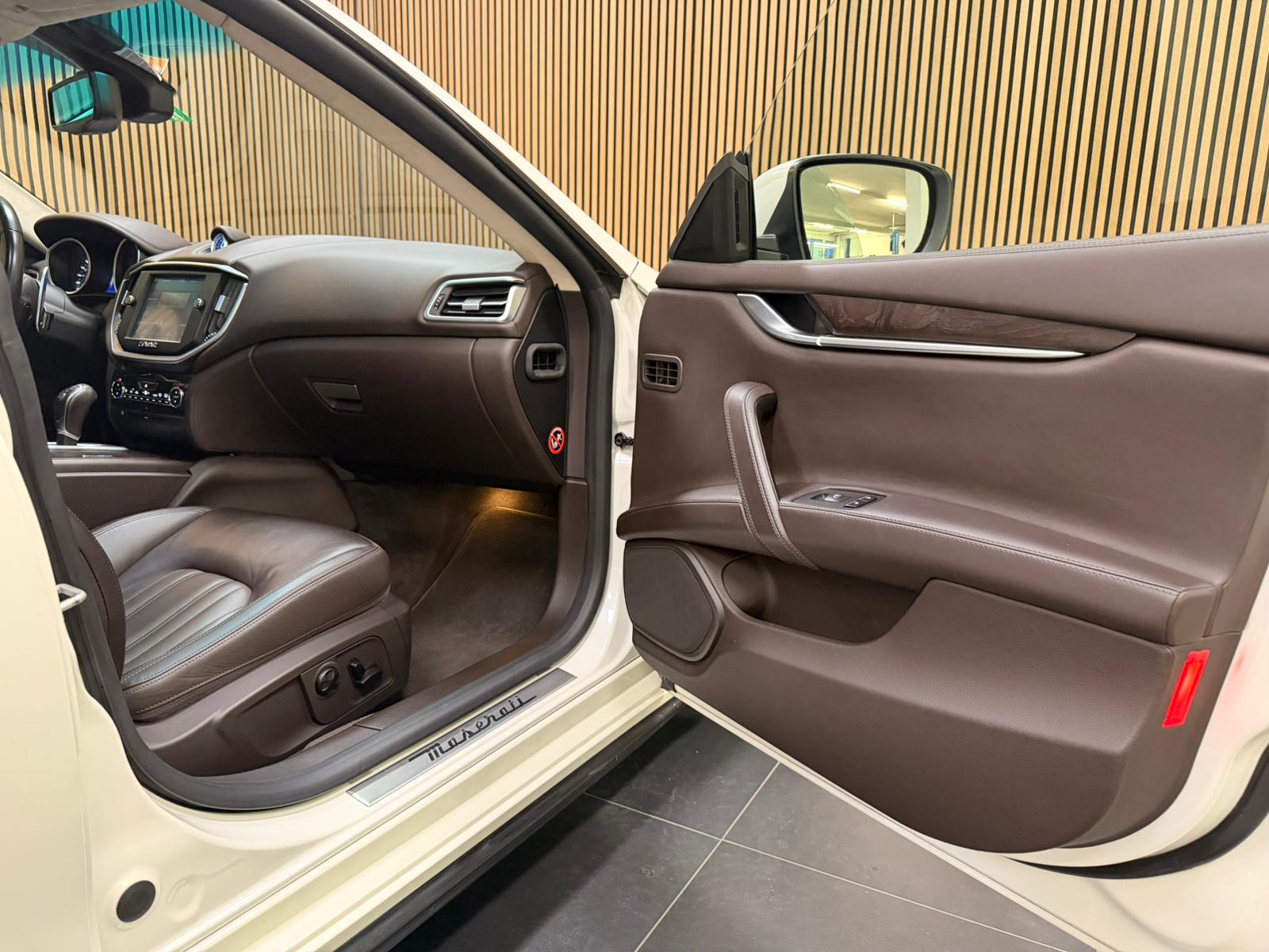 MASERATI Ghibli S Q4 3.0 V6 Automatica-image-19