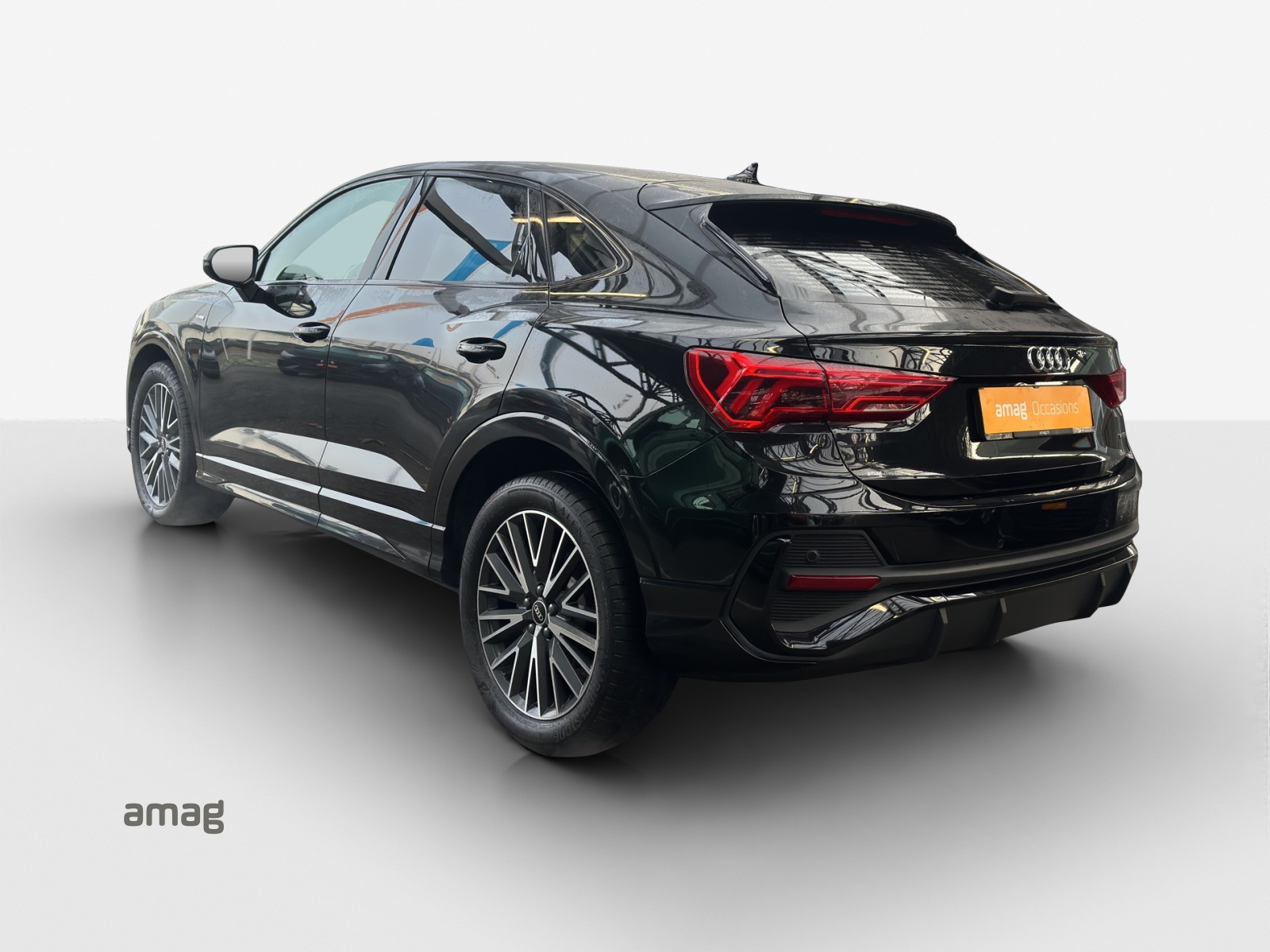 AUDI Q3 Sportback 35 TDI S line Attraction quattro S-tronic-image-2