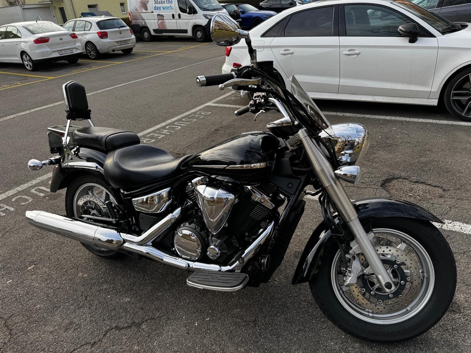 YAMAHA XVS 1300 A Midnight Star