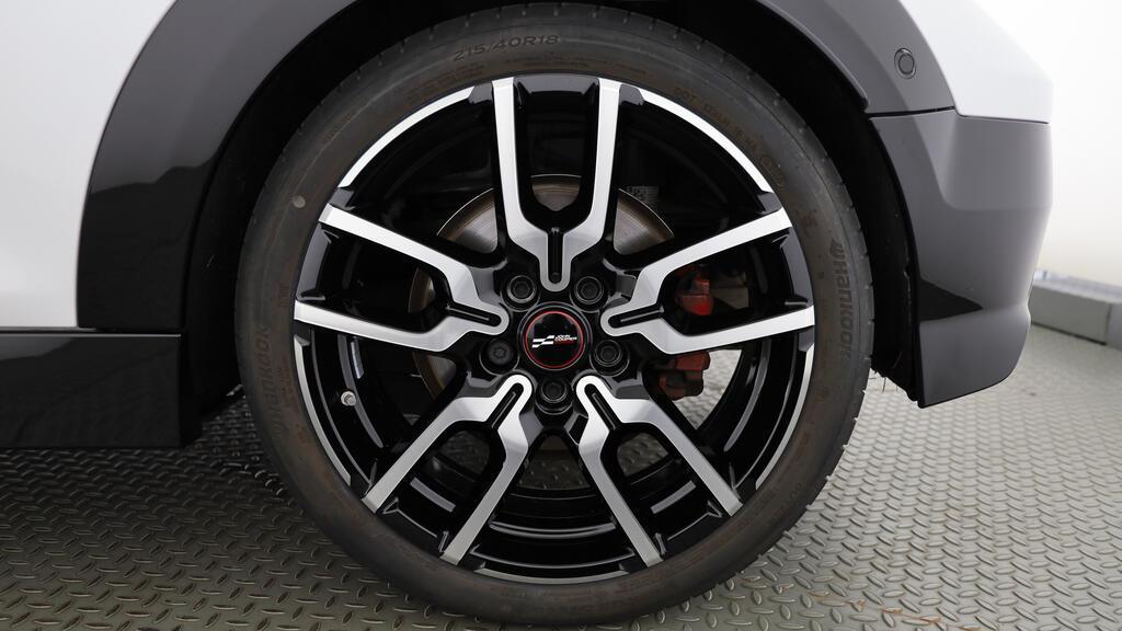 MINI John Cooper Works Cabrio-image-9