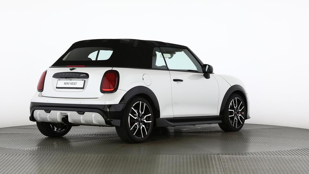 MINI John Cooper Works Cabrio-image-3