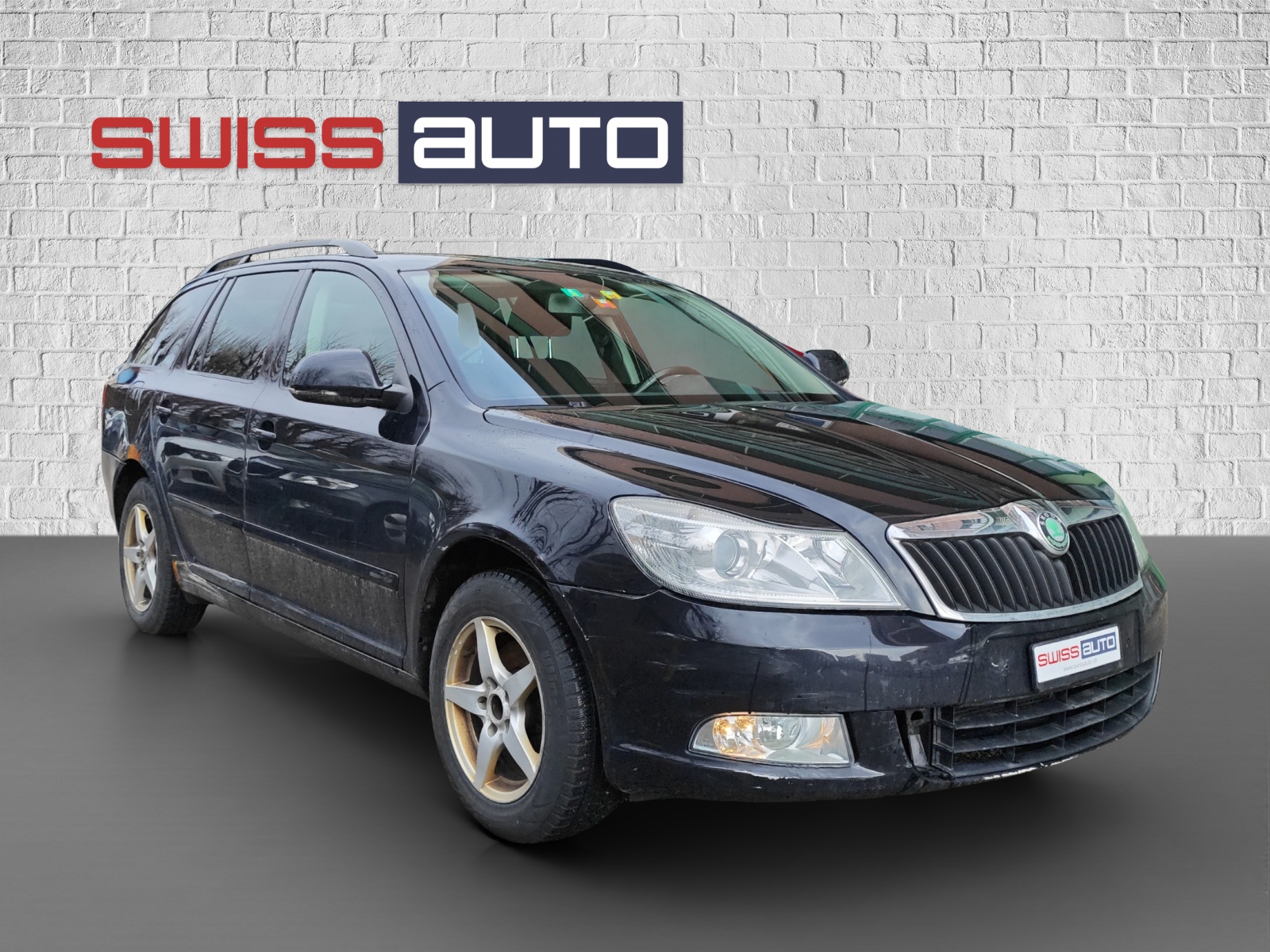 SKODA Octavia Combi 1.8 TSI 50Years 4x4-image-2