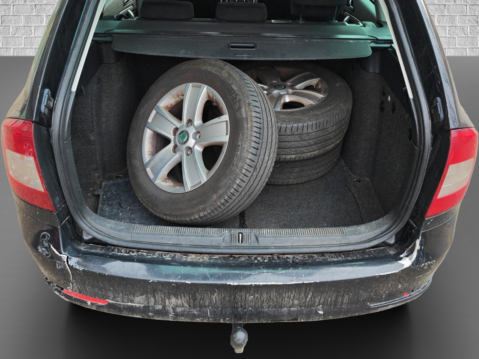 SKODA Octavia Combi 1.8 TSI 50Years 4x4-image-18