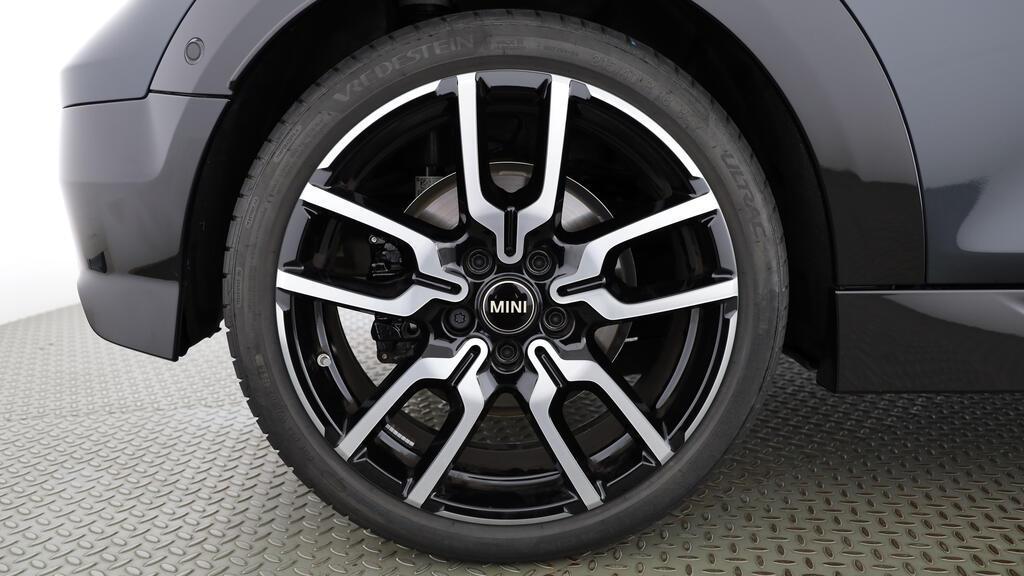 MINI Cooper S Cabrio-image-9