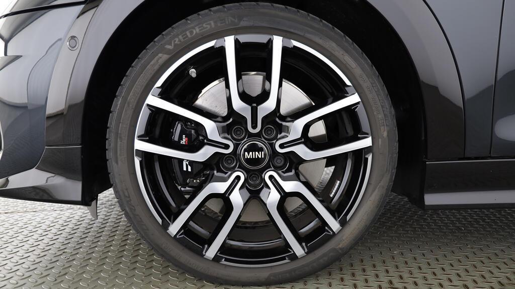 MINI Cooper S Cabrio-image-8