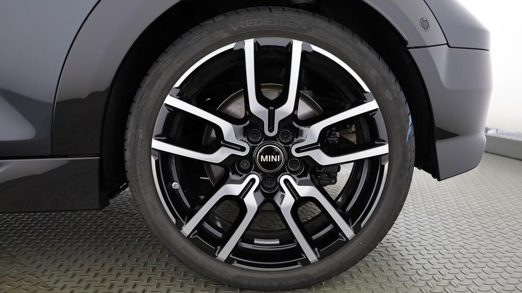 MINI Cooper S Cabrio-image-7
