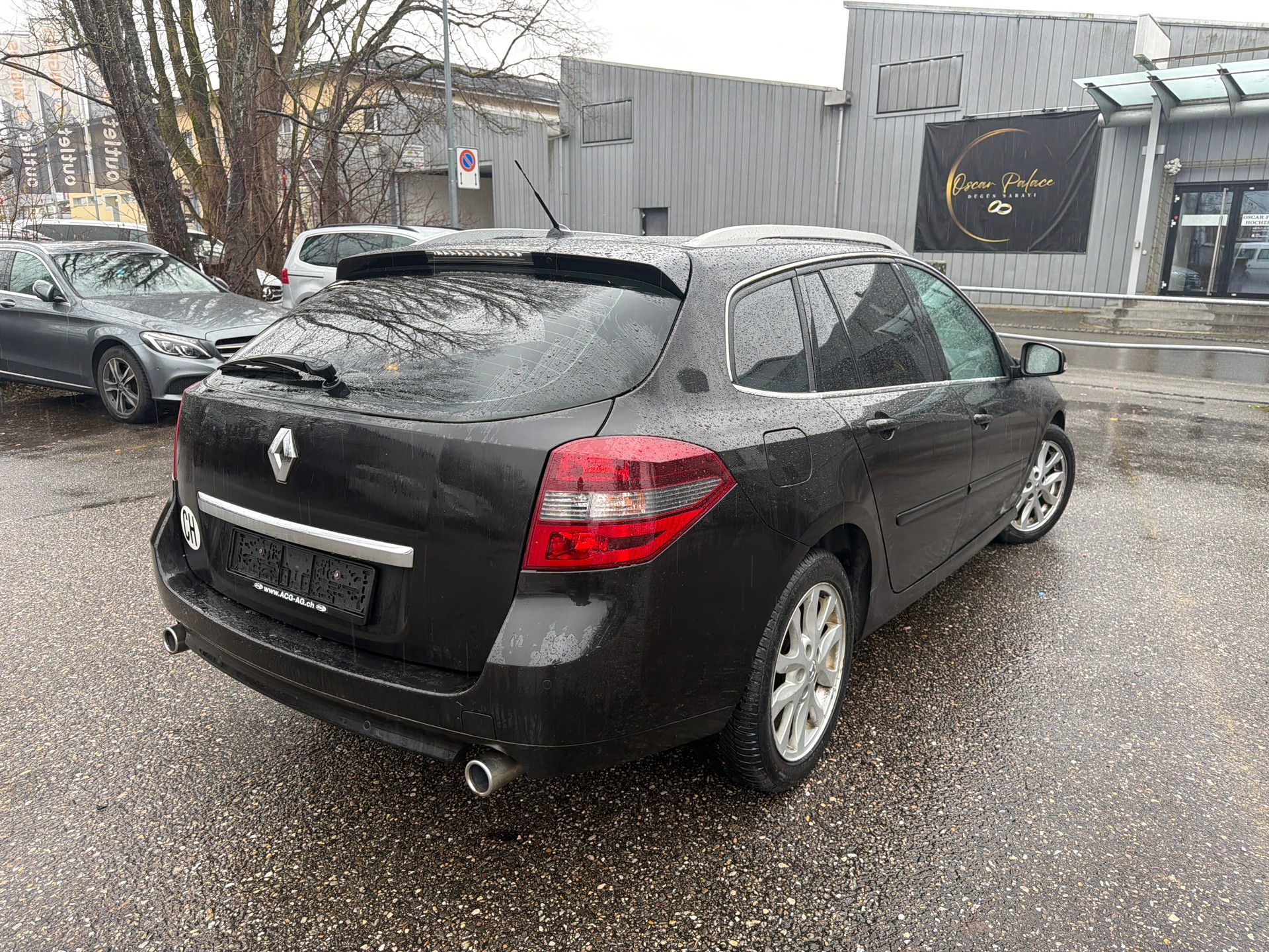 RENAULT Laguna Grandtour 2.0 dCi Expression * Teil-Leder * Klima-auto * Tempomat * PDC H *-image-4
