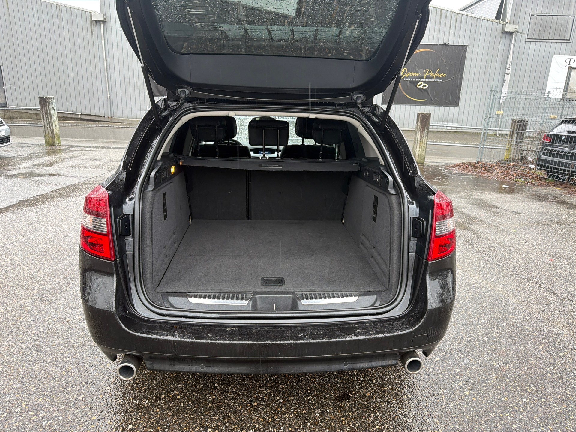 RENAULT Laguna Grandtour 2.0 dCi Expression * Teil-Leder * Klima-auto * Tempomat * PDC H *-image-11