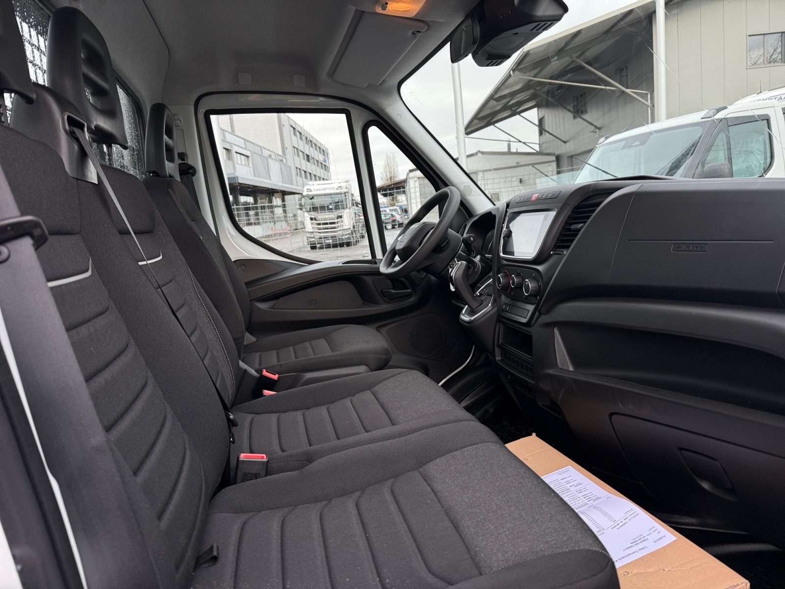 IVECO 35S16A8 mit Werksbrücke Scattolini-image-10