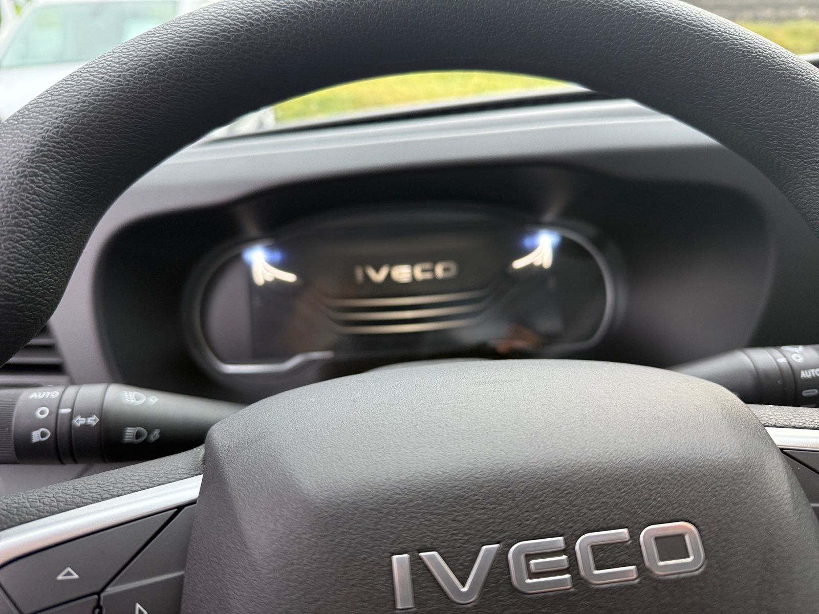 IVECO 35S16A8 mit Werksbrücke Scattolini-image-9