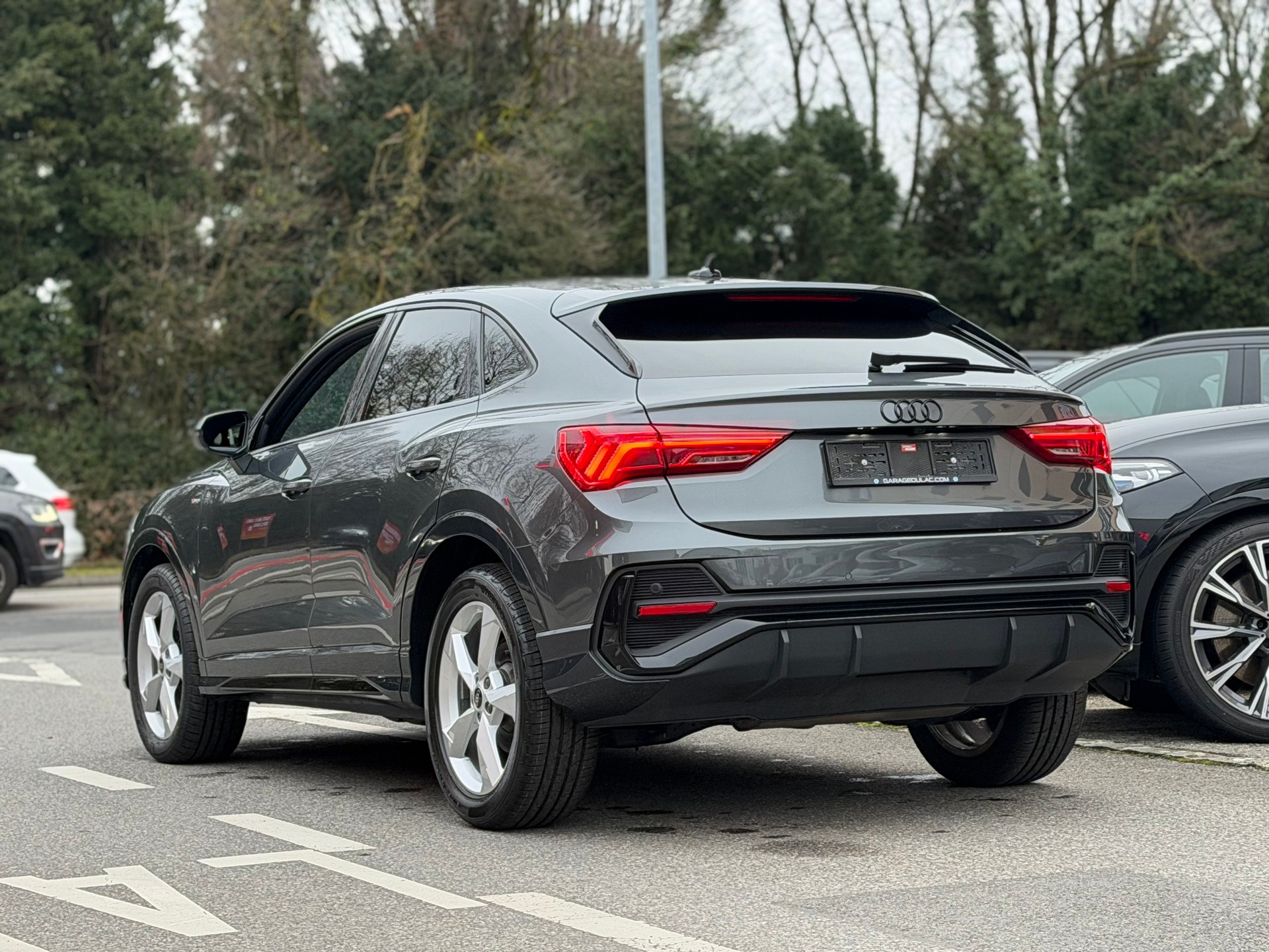 AUDI Q3 Sportback 35 TFSI S line S-tronic-image-4