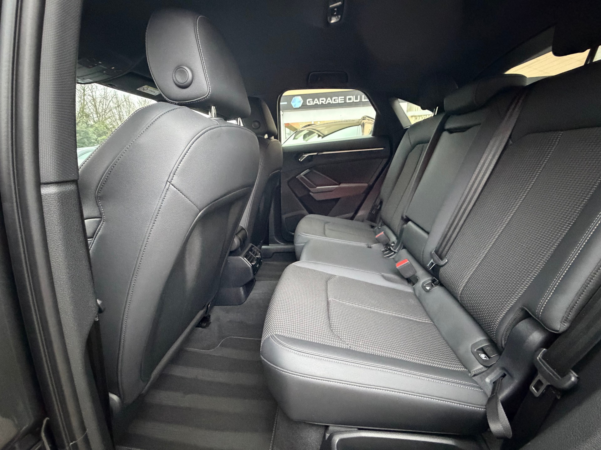 AUDI Q3 Sportback 35 TFSI S line S-tronic-image-8