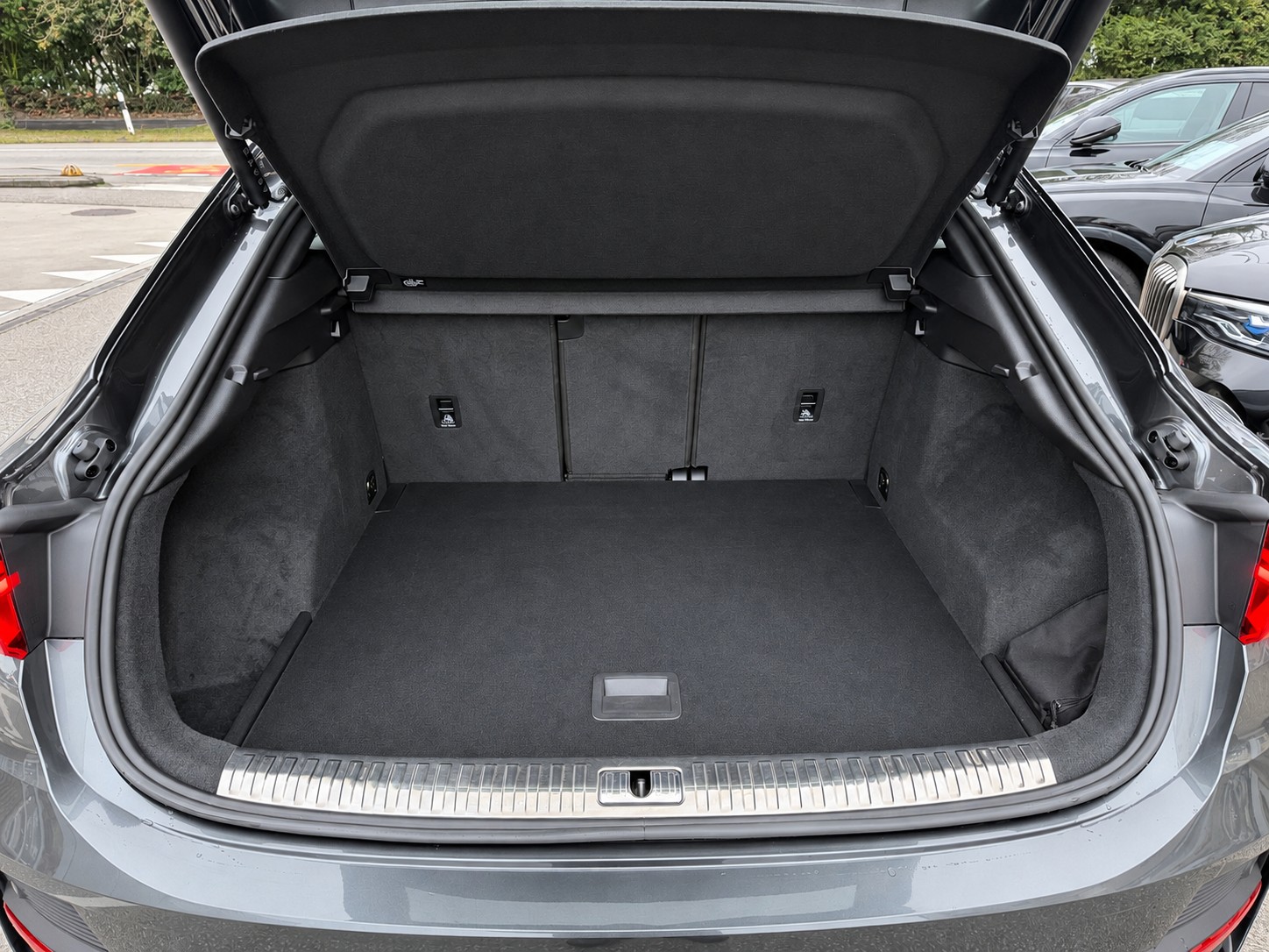 AUDI Q3 Sportback 35 TFSI S line S-tronic-image-7