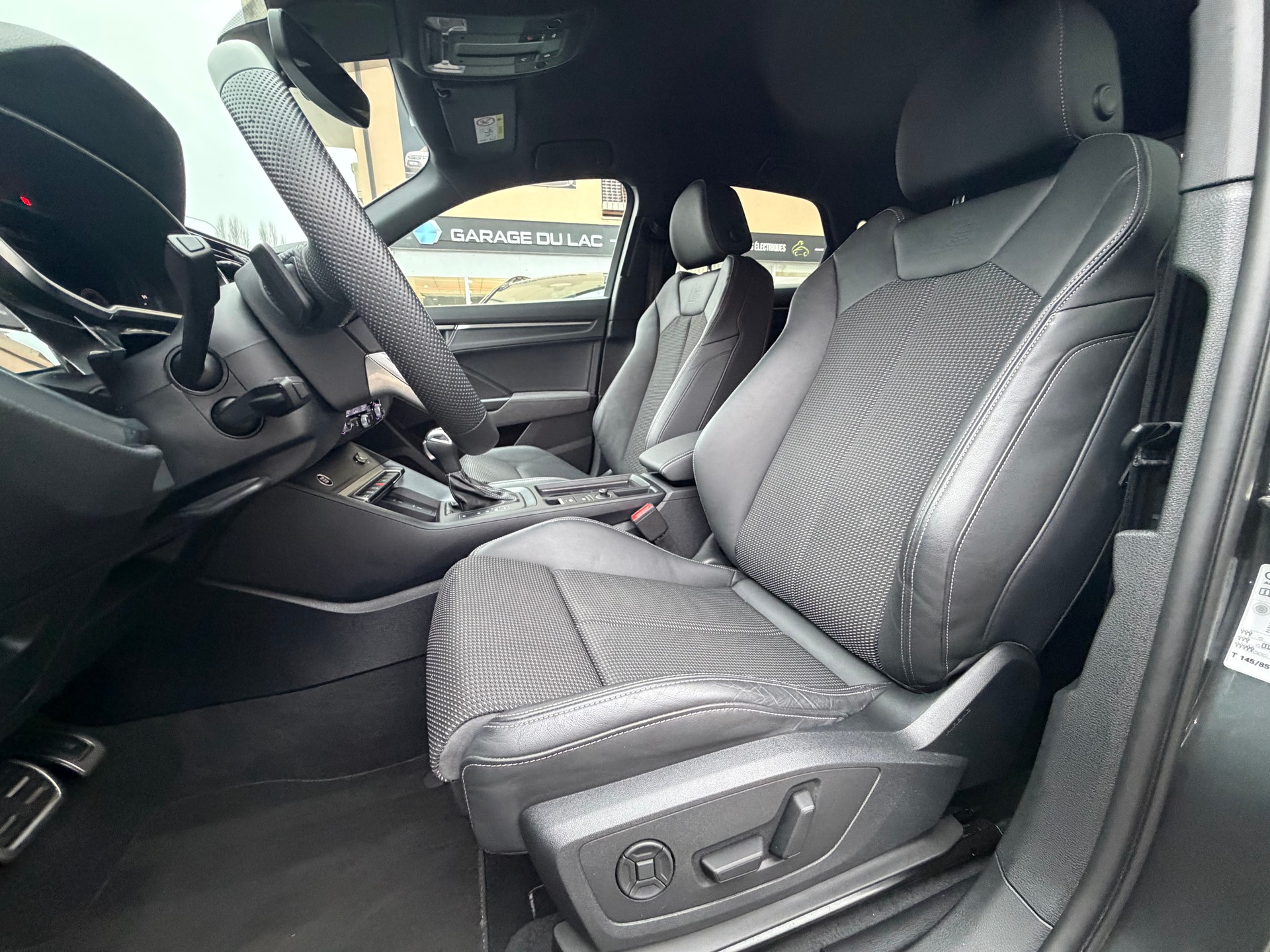 AUDI Q3 Sportback 35 TFSI S line S-tronic-image-9
