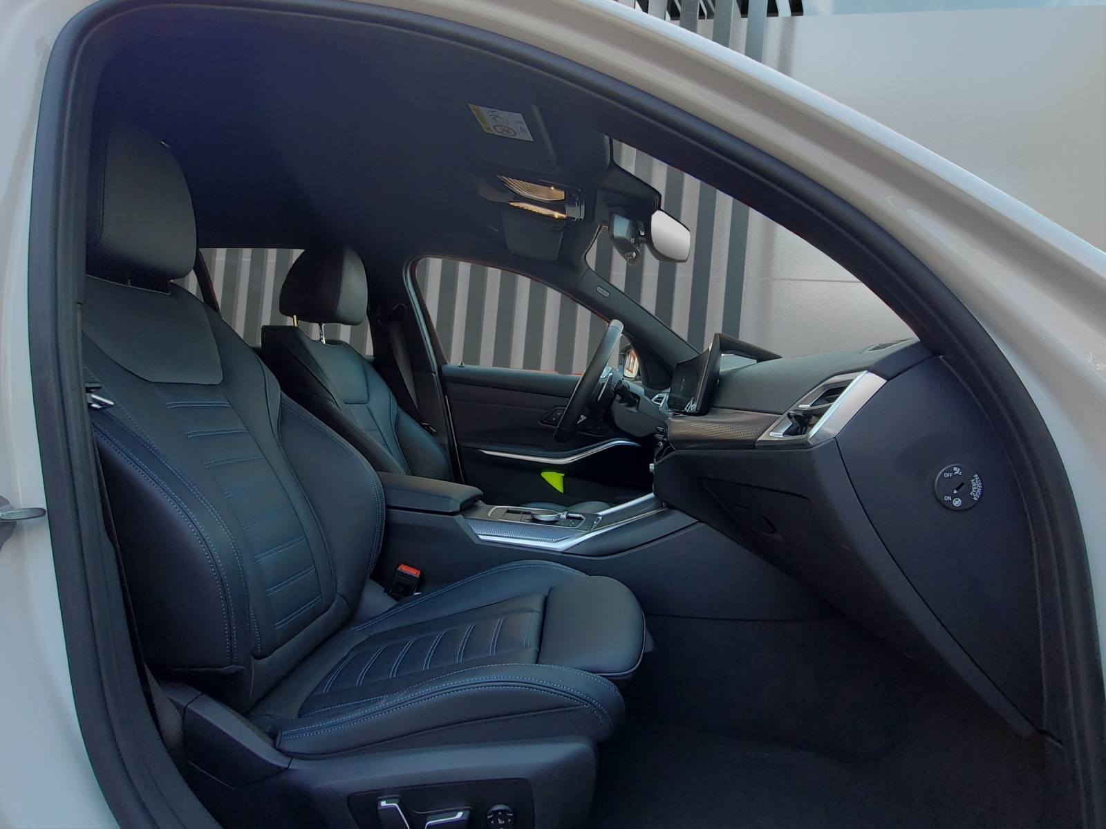 BMW 320d xDrive Touring M Sportpaket-image-17